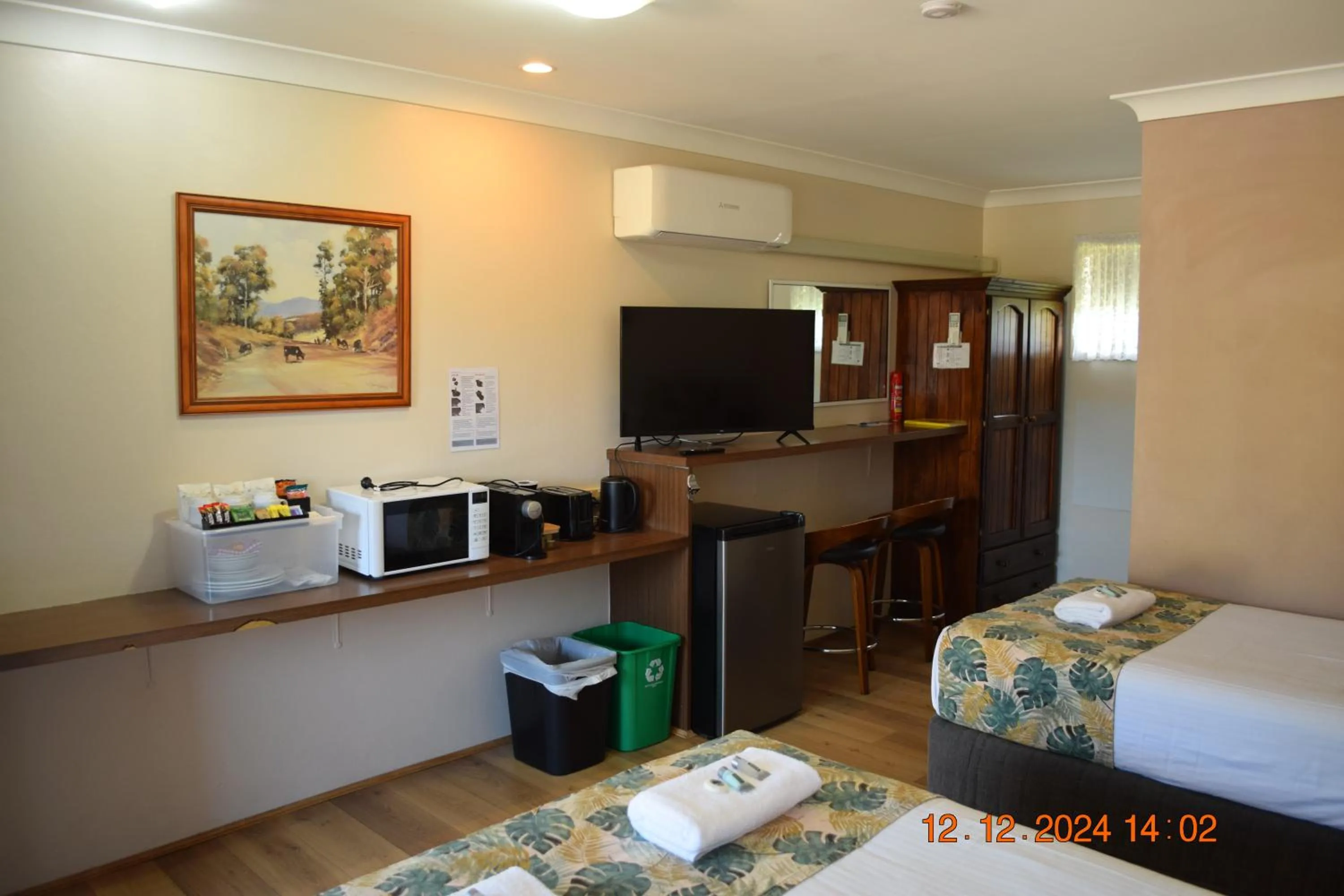 Bed in Taree Country Motel