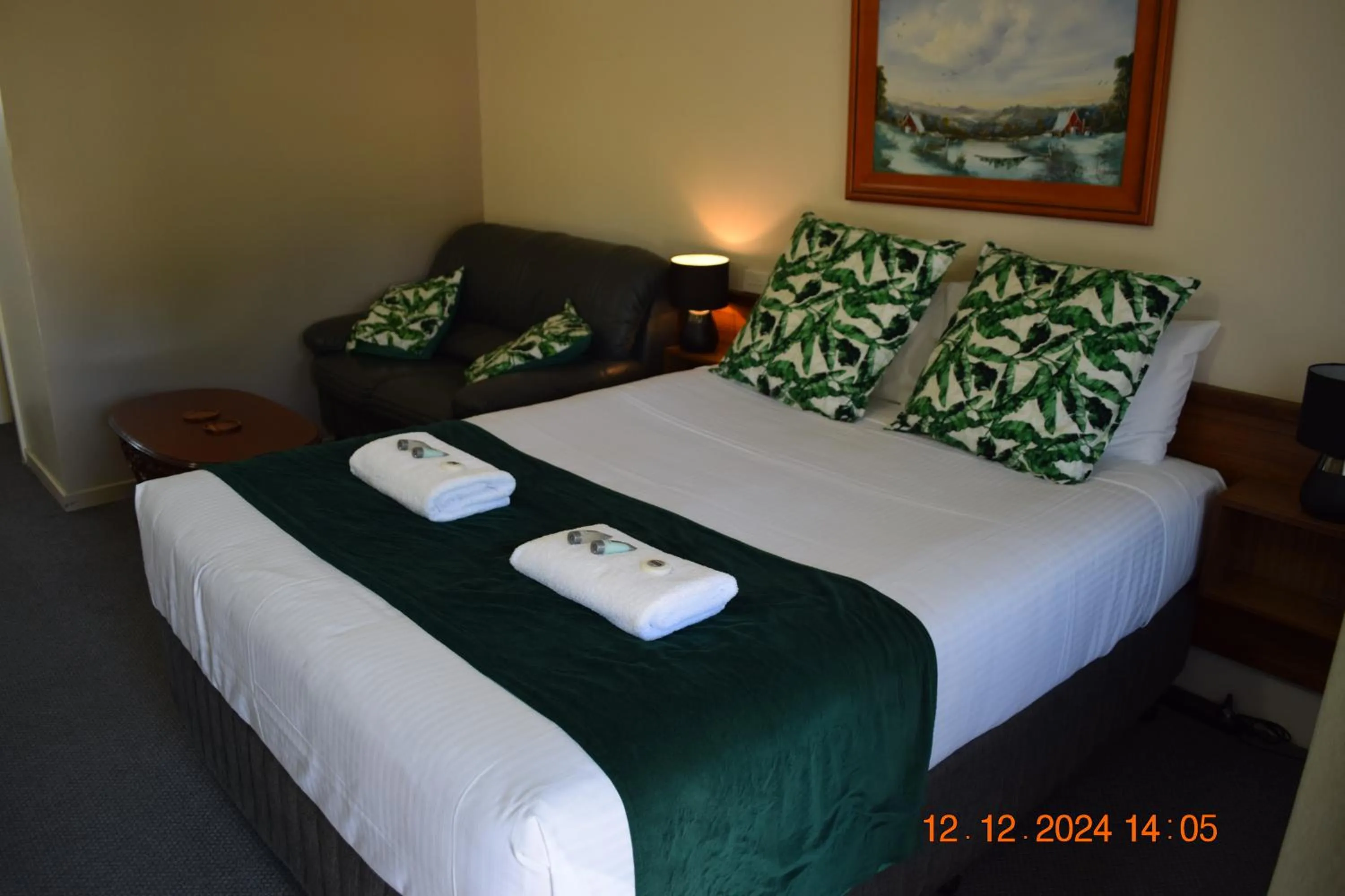 Bed in Taree Country Motel