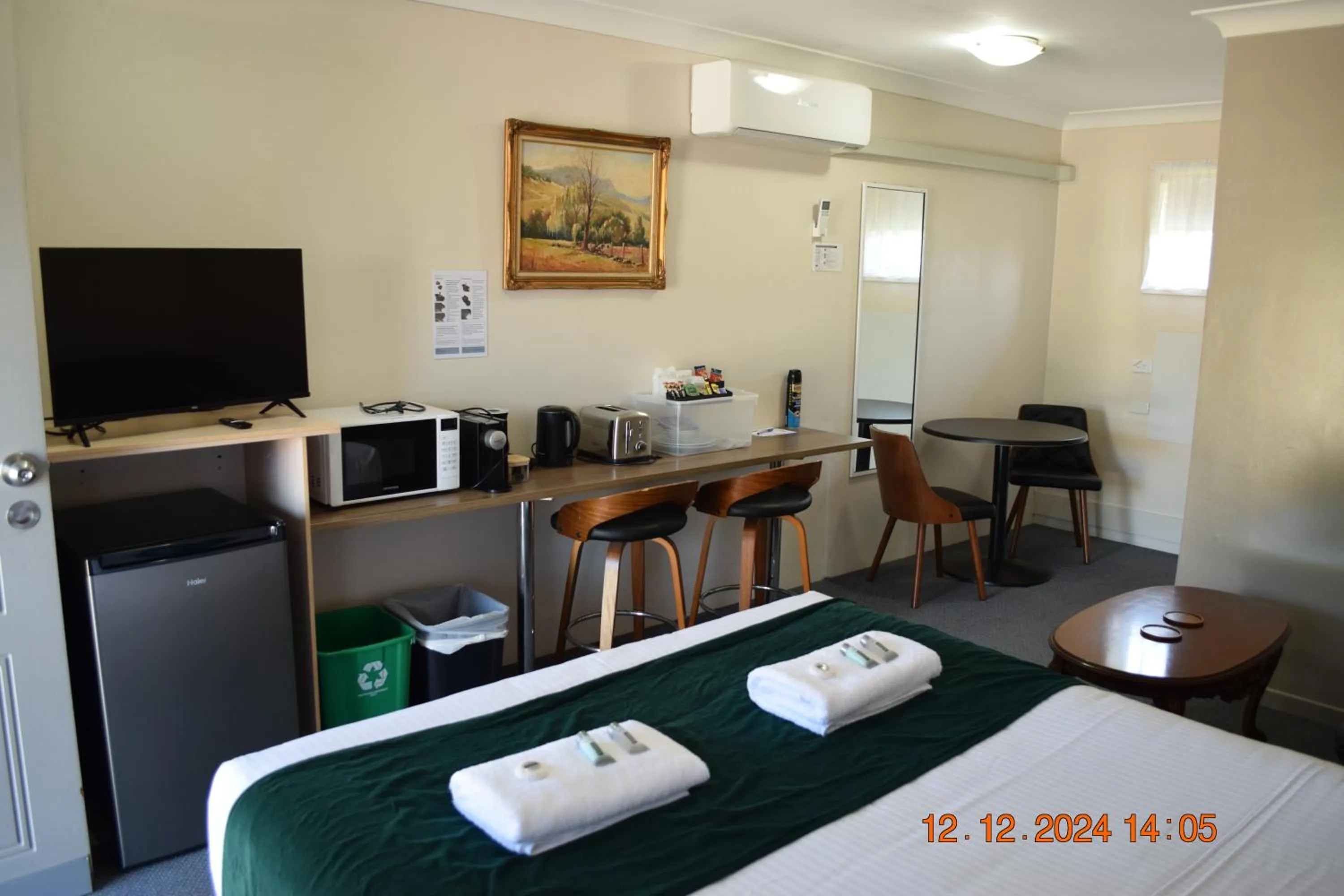 Bed in Taree Country Motel