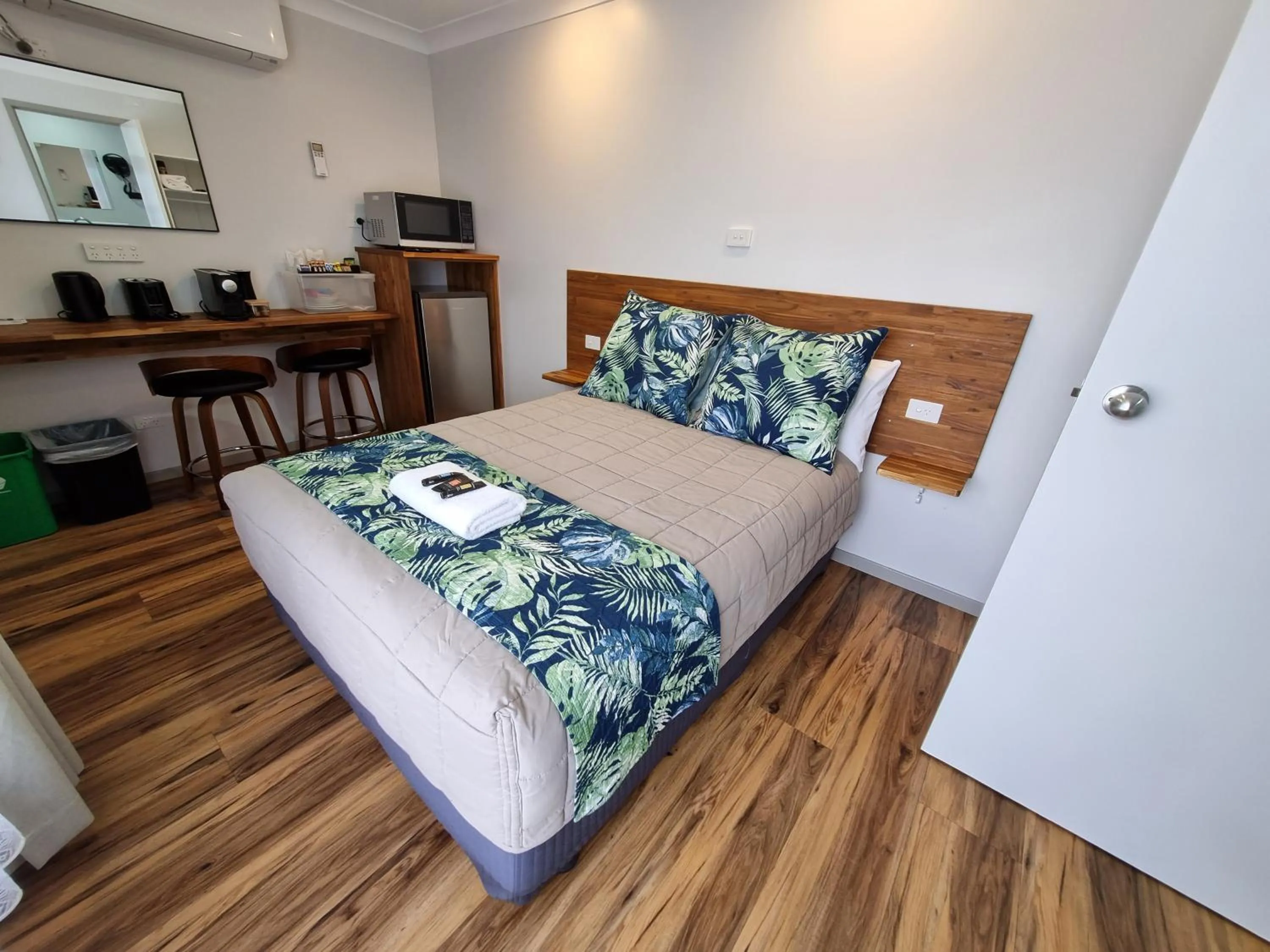 Bed in Taree Country Motel