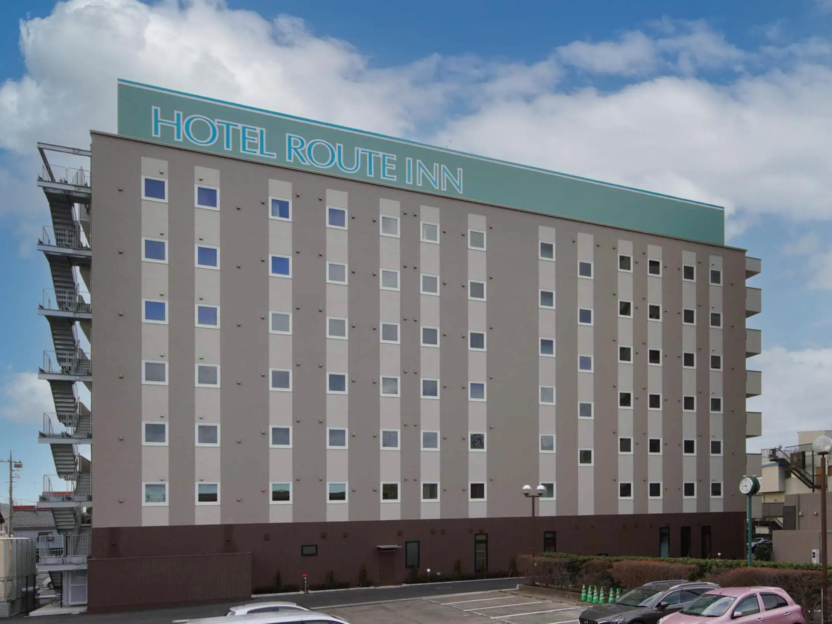 Property building in Hotel Route-Inn Koga Ekimae Property building in Hotel Route-Inn Koga Ekimae