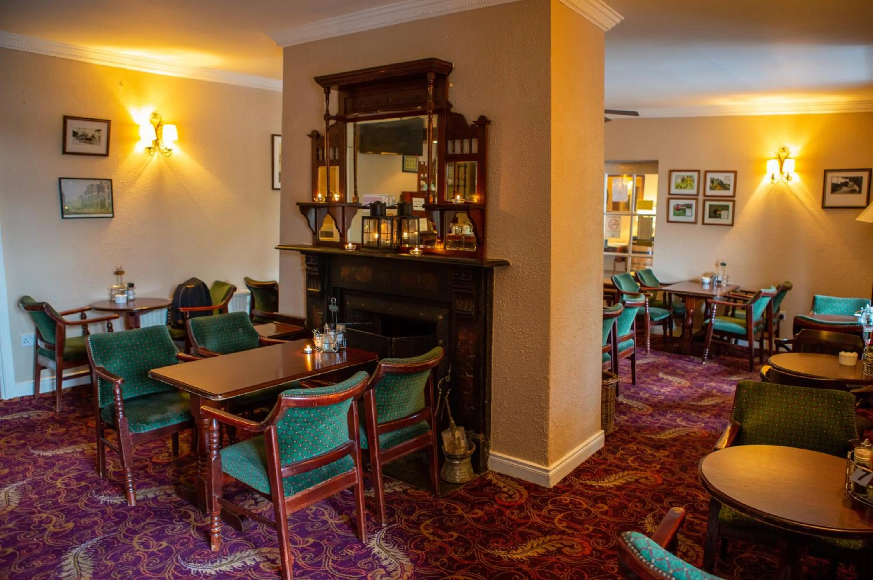 Lounge or bar in Leenane Hotel