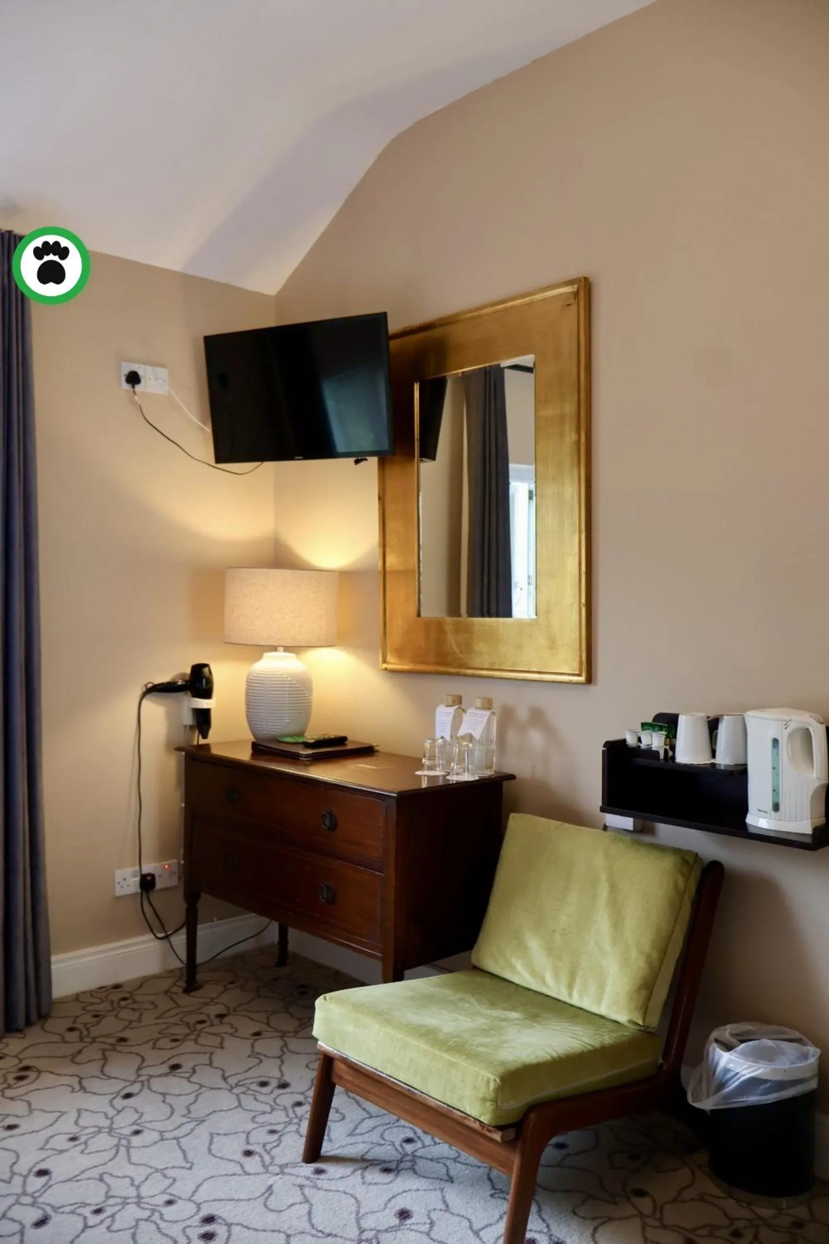 TV and multimedia in Leenane Hotel