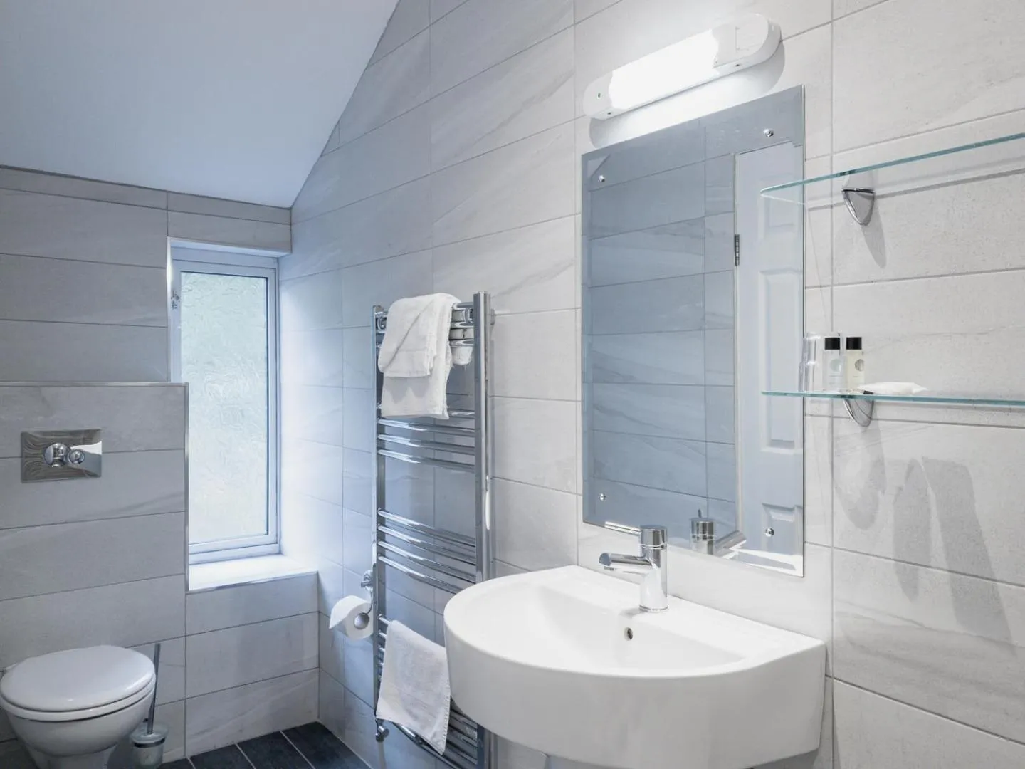 Bathroom in Leenane Hotel