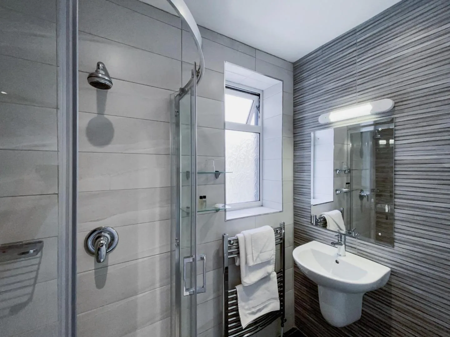 Bathroom in Leenane Hotel