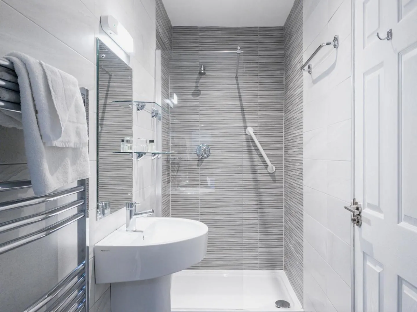 Shower in Leenane Hotel