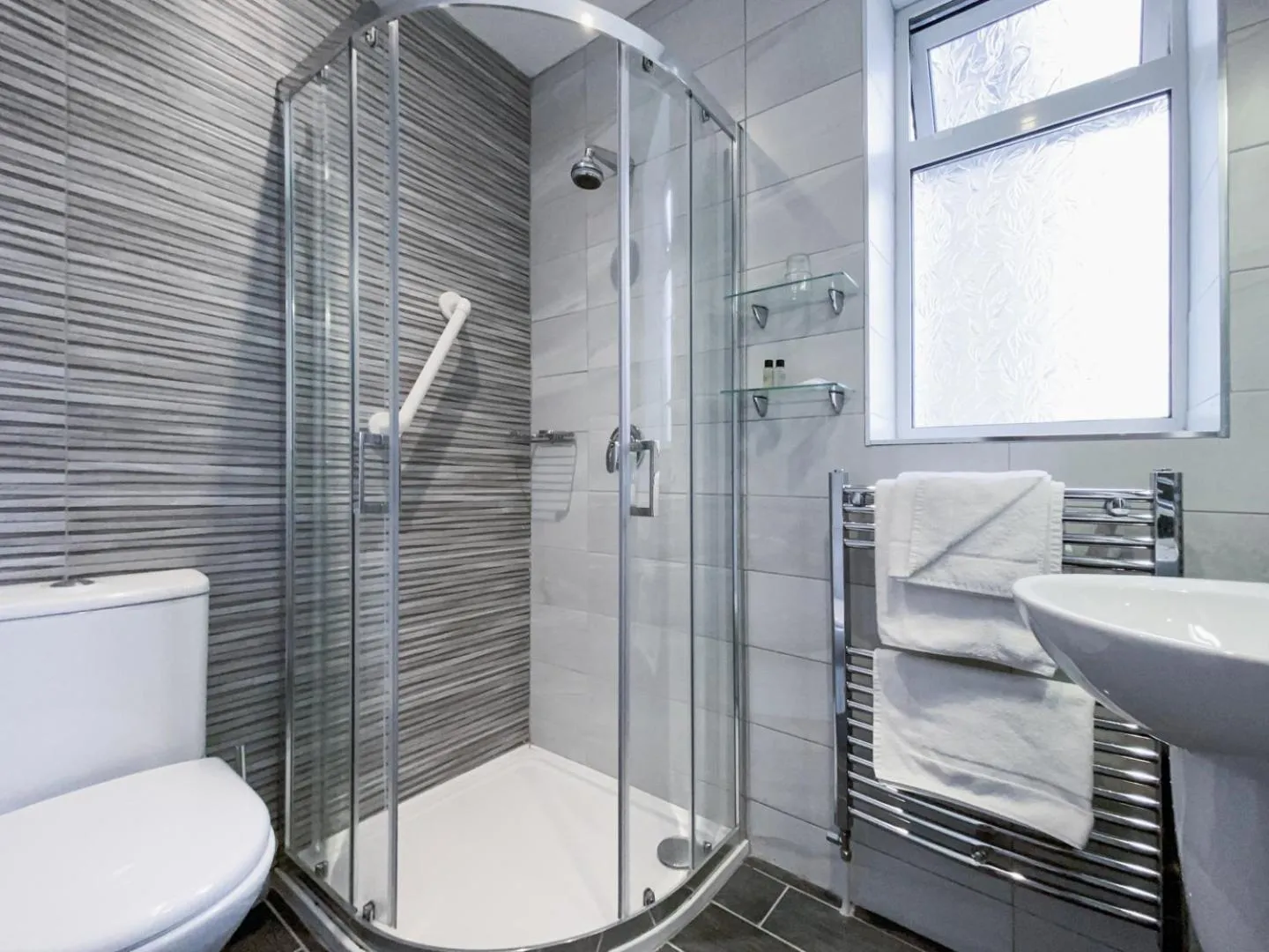 Shower in Leenane Hotel