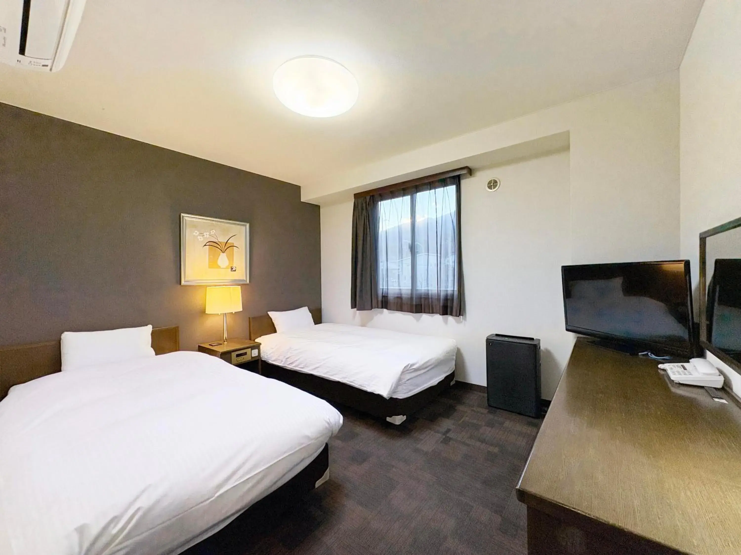 Twin Room - Non-Smoking in Hotel Route-Inn Court Minami Alps Twin Room - Non-Smoking in Hotel Route-Inn Court Minami Alps