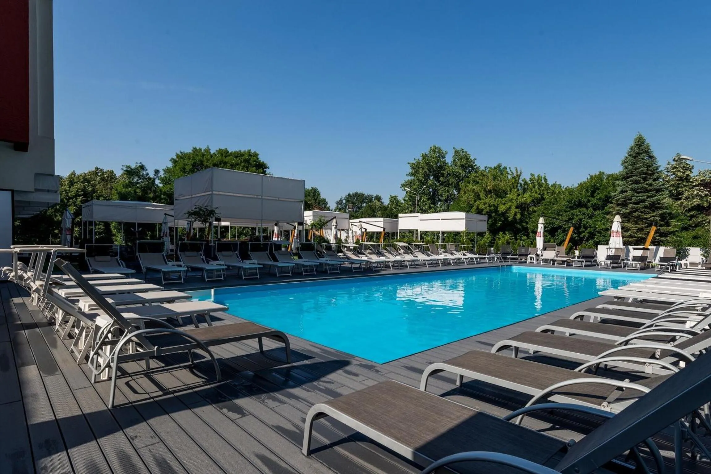 Swimming pool in Hotel Continental