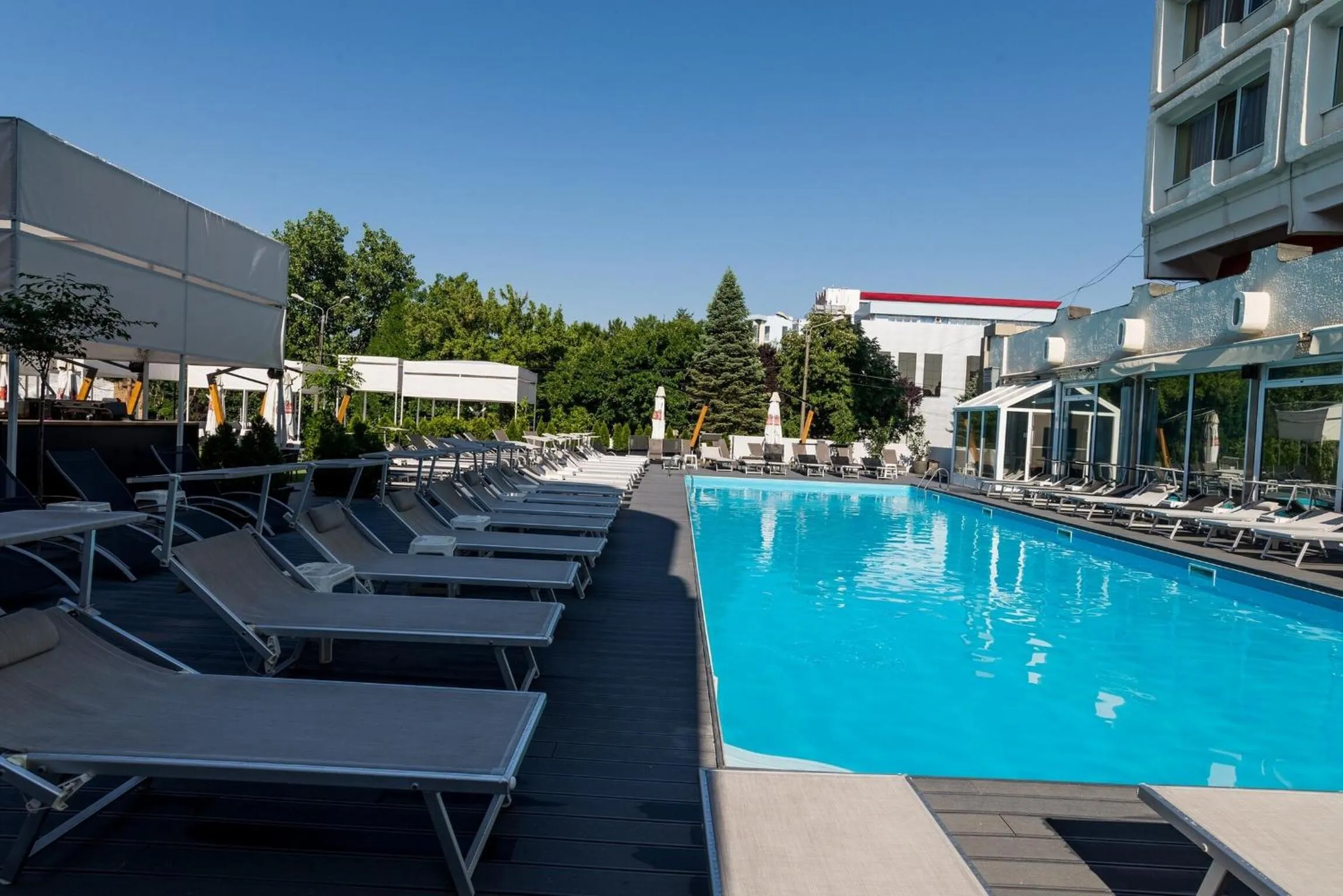 Swimming pool in Hotel Continental