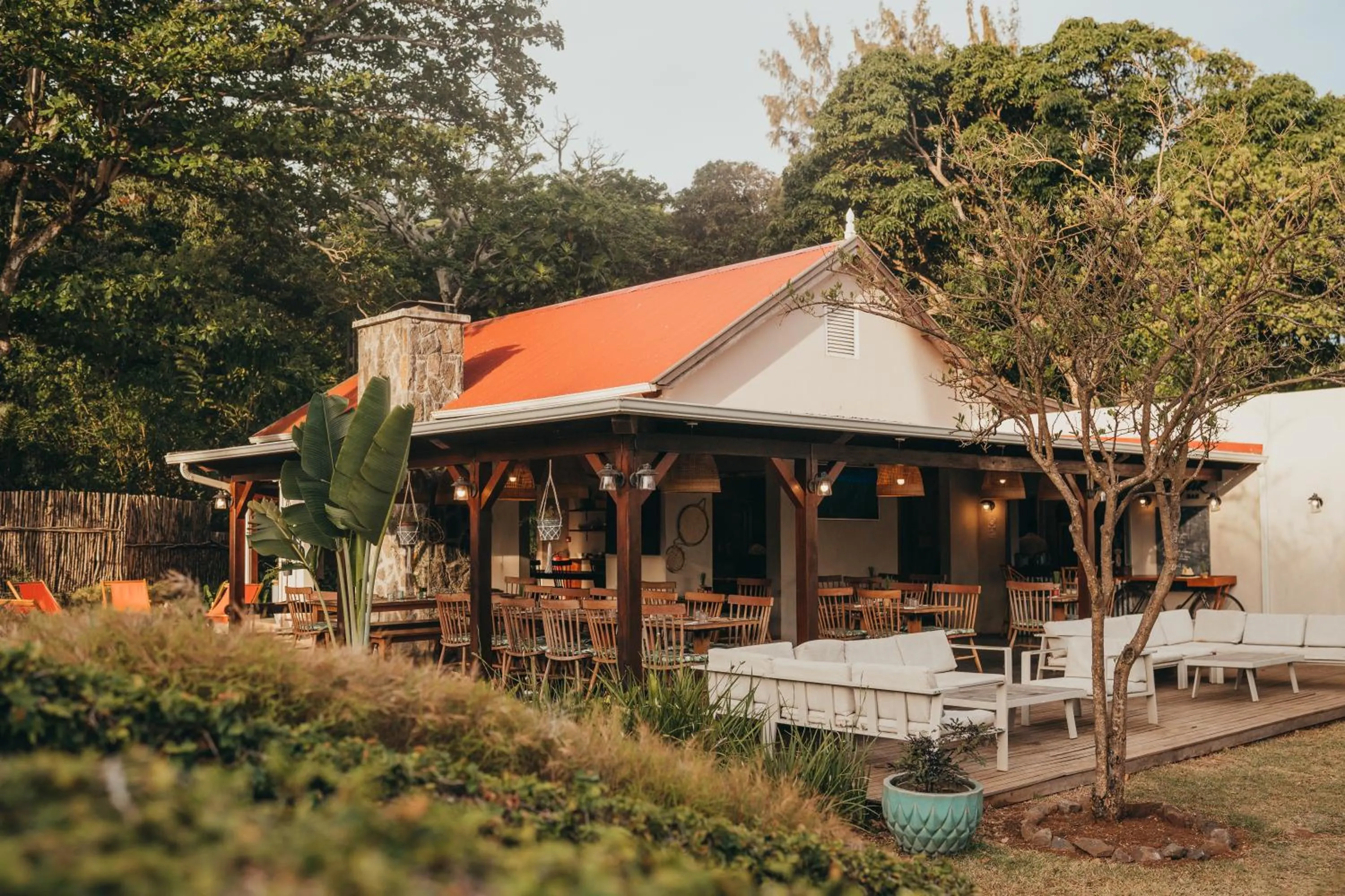 Restaurant/places to eat in Kaz'alala Hosted B&B