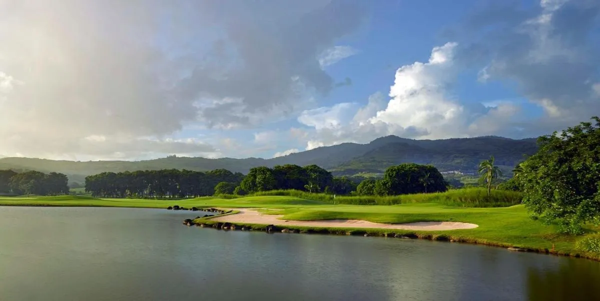 Golfcourse in Kaz'alala Hosted B&B