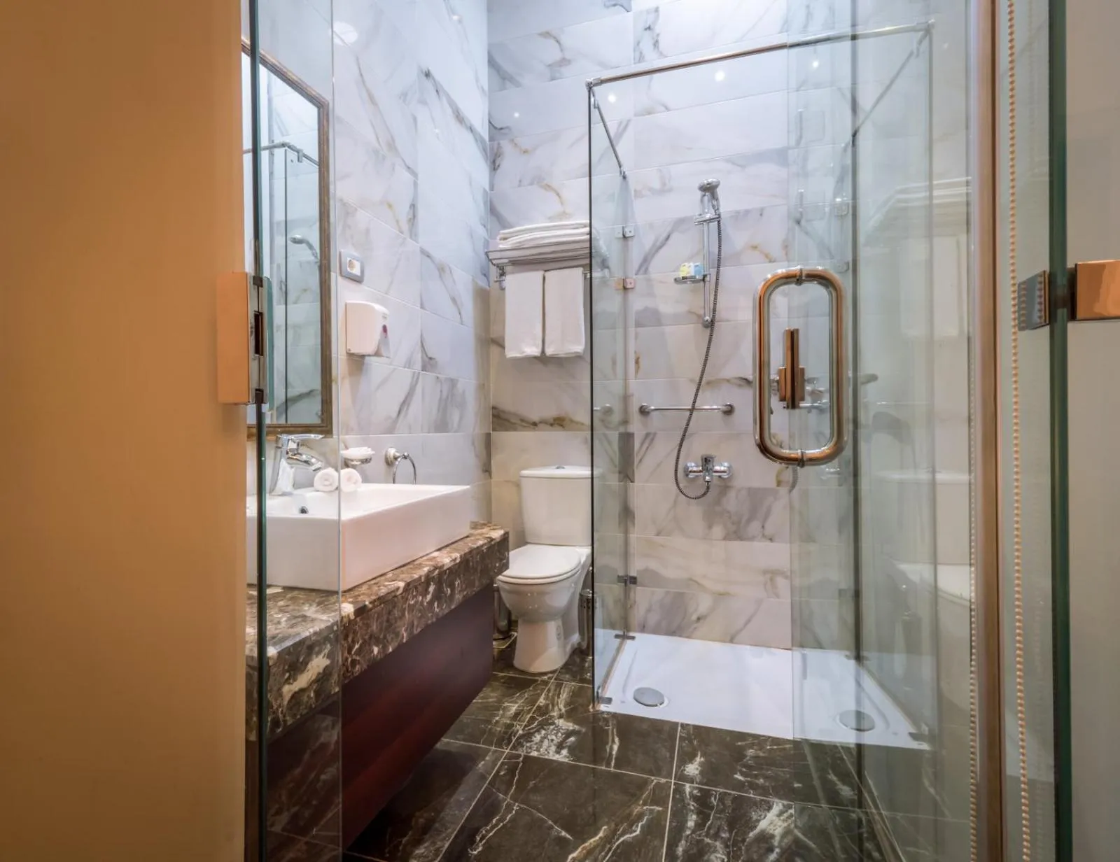 1920s Boutique Hotel and Restaurants