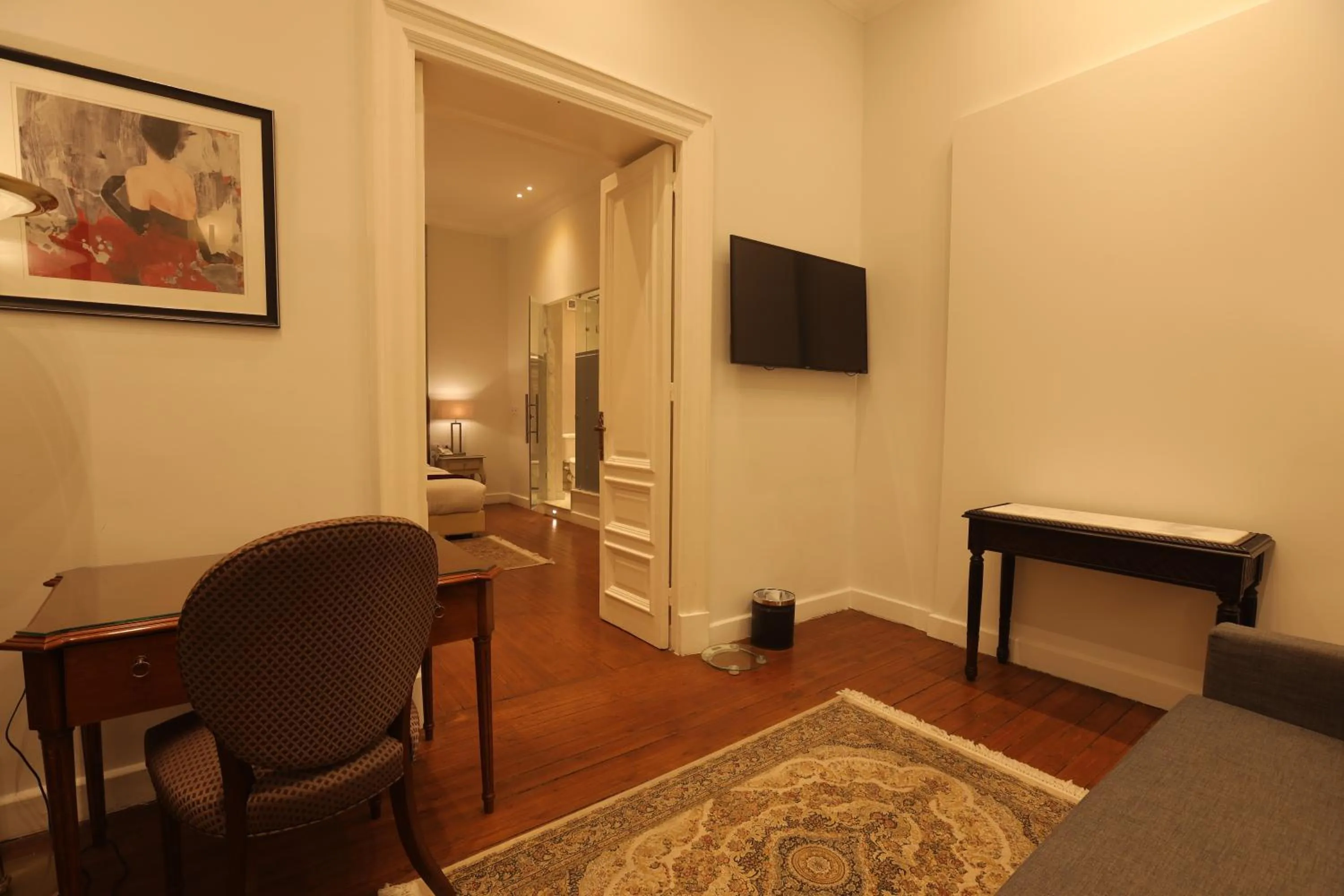 1920s Boutique Hotel and Restaurants