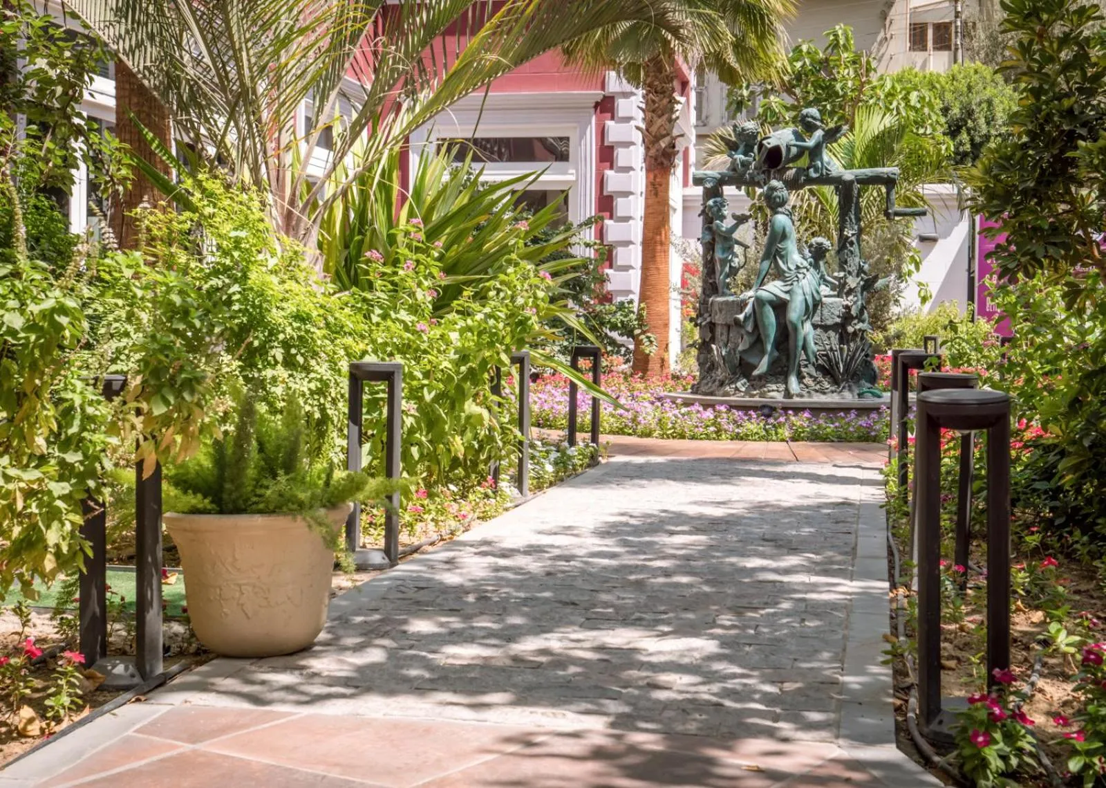 1920s Boutique Hotel and Restaurants