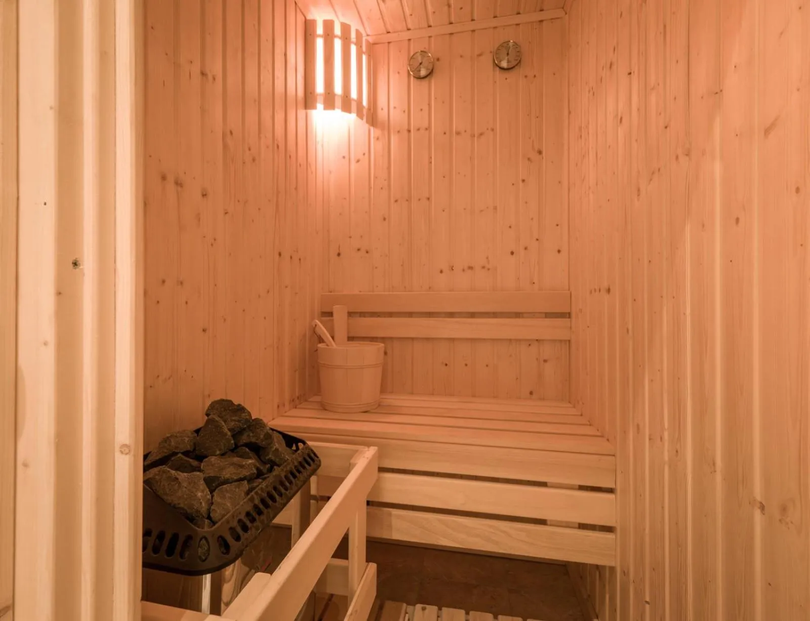 1920s Boutique Hotel and Restaurants