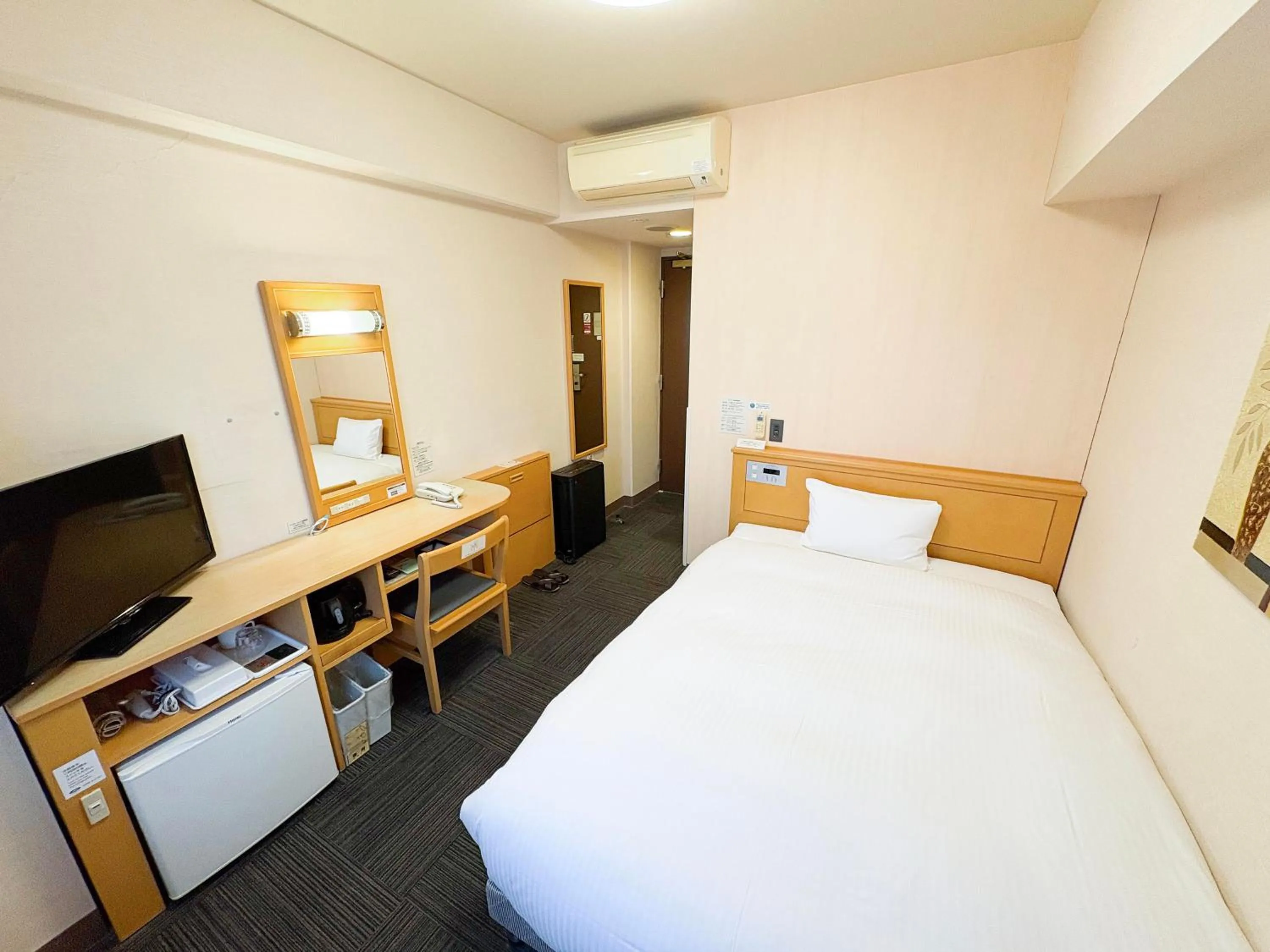 Photo of the whole room, Bed in Hotel Route-Inn Sakata