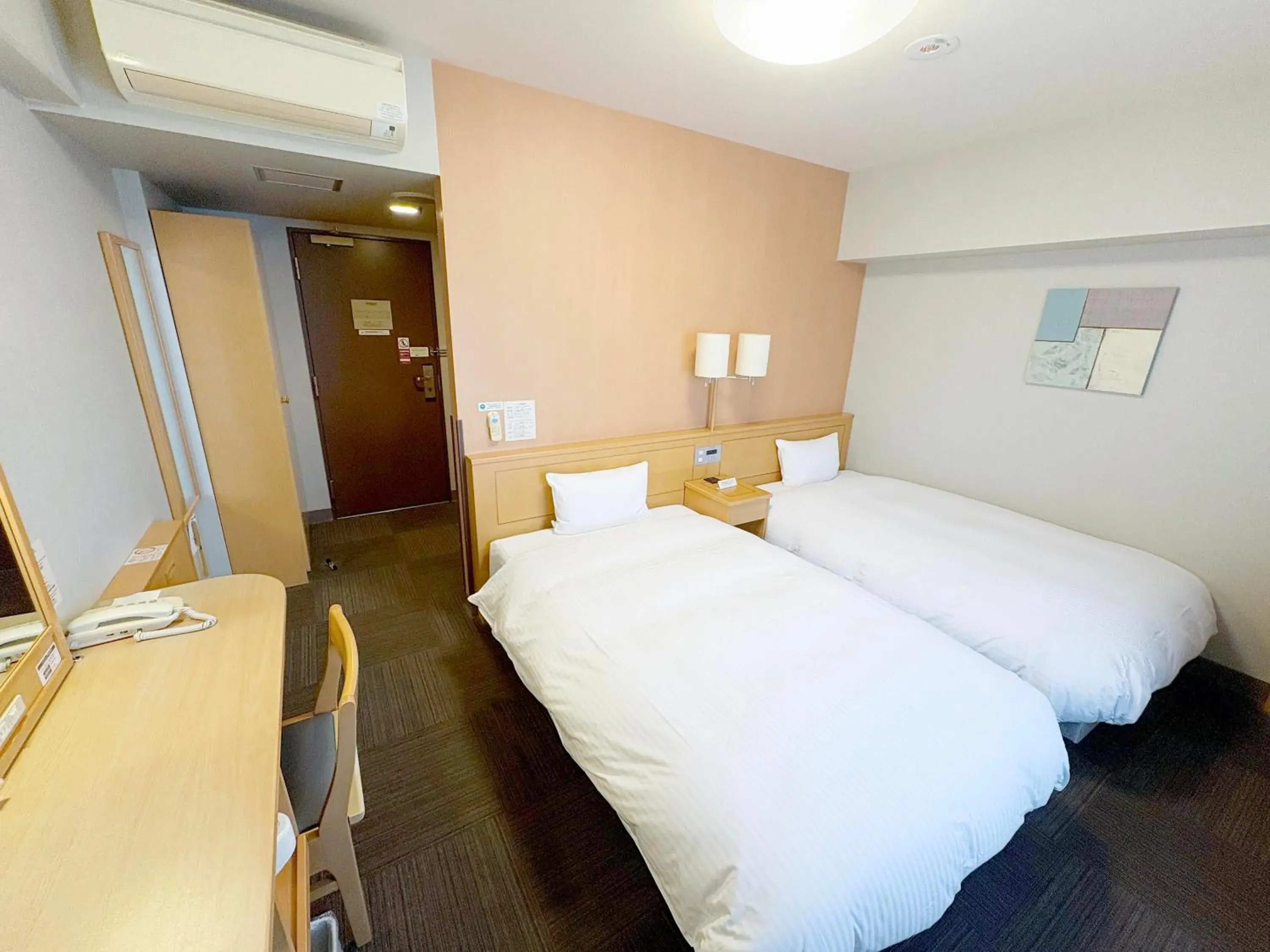 Twin Room - single occupancy - Non-Smoking in Hotel Route-Inn Sakata Twin Room - single occupancy - Non-Smoking in Hotel Route-Inn Sakata