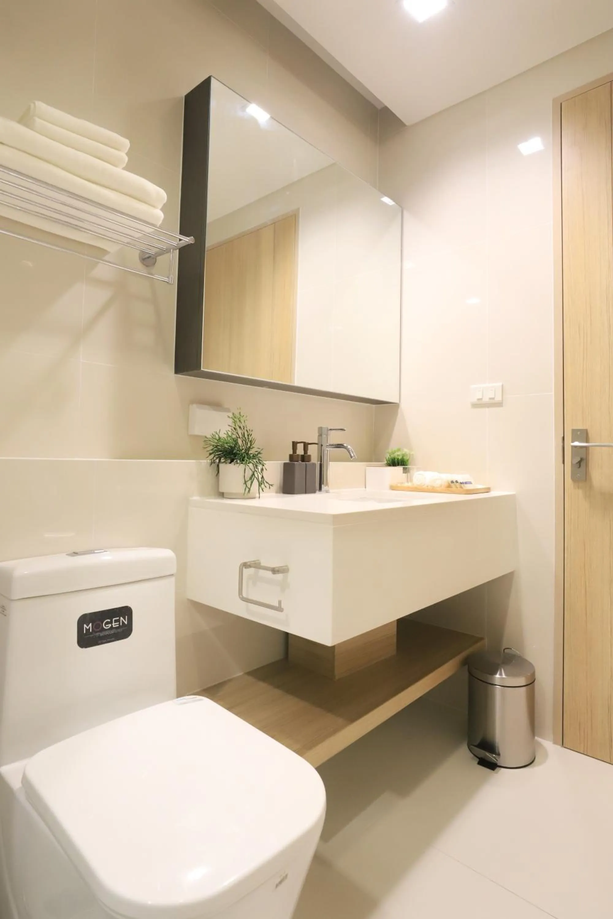 Toilet in Alix Bangkok Hotel