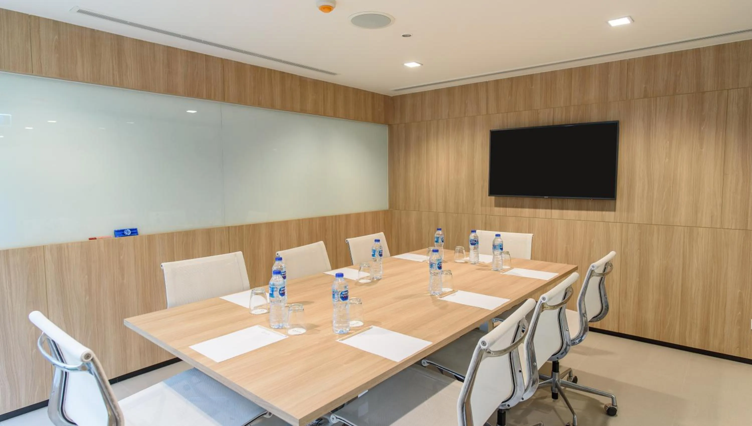 Business facilities in Alix Bangkok Hotel