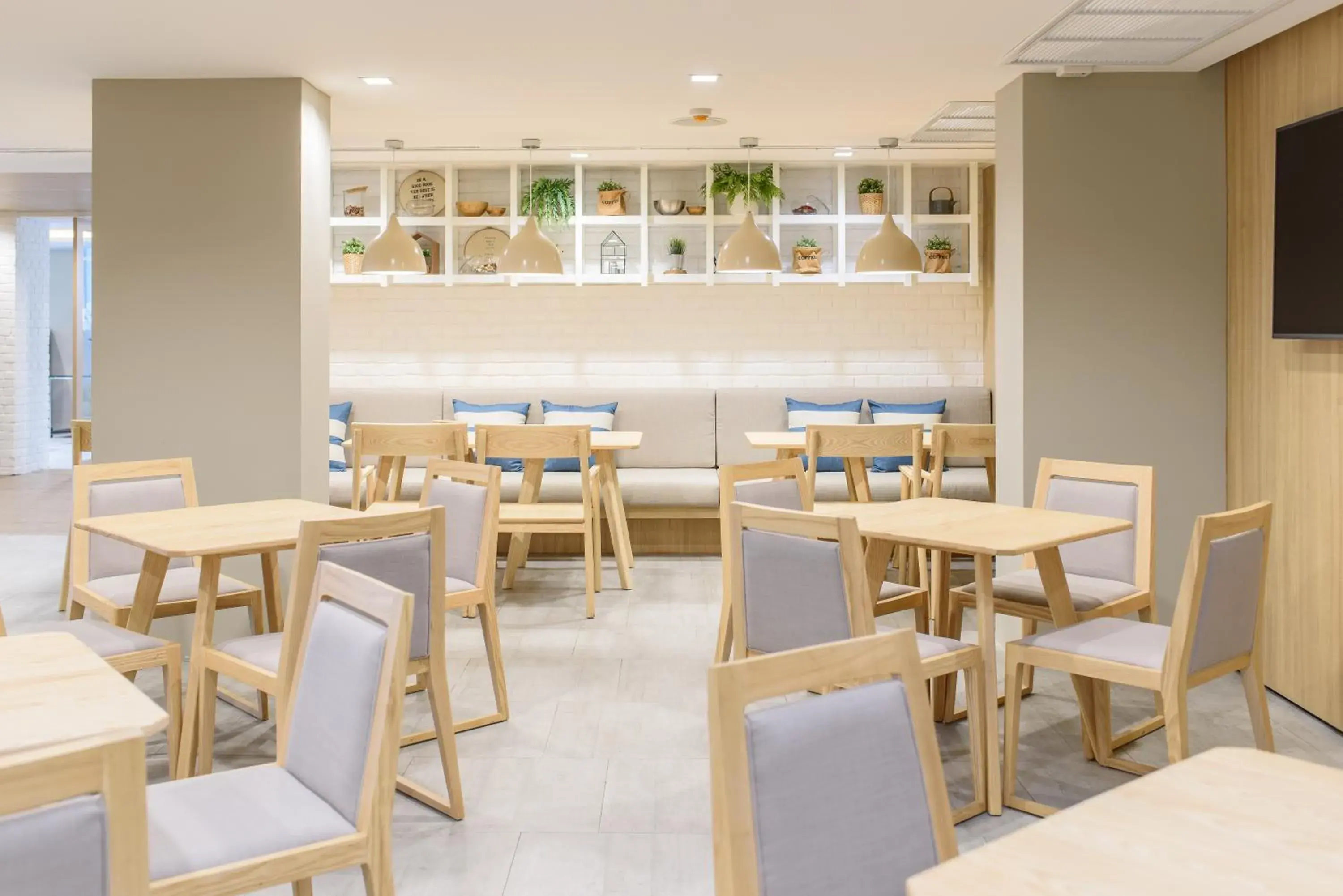 Restaurant/places to eat in Alix Bangkok Hotel Restaurant/places to eat in Alix Bangkok Hotel