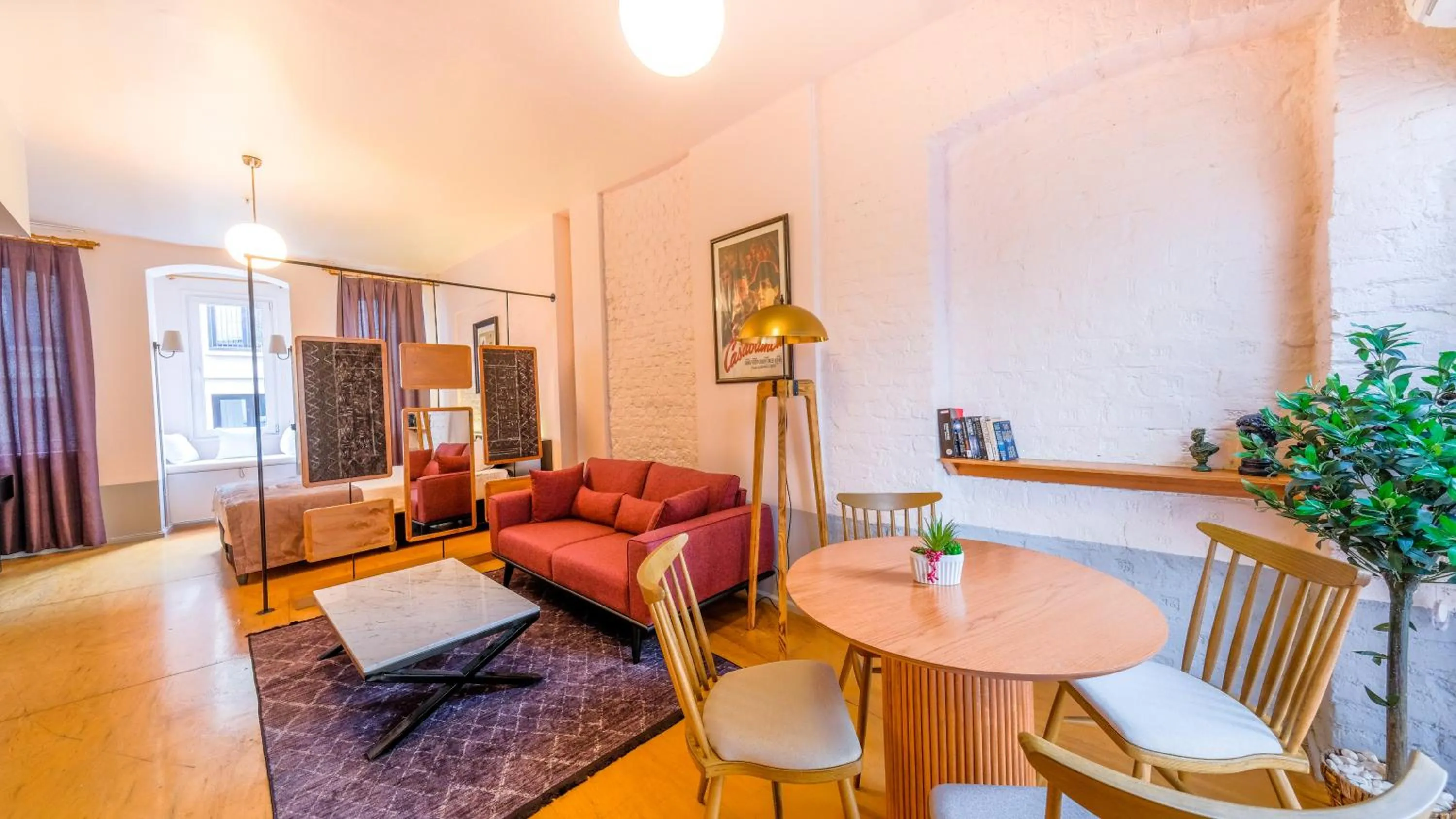 Living room in Mayer Loft Suites