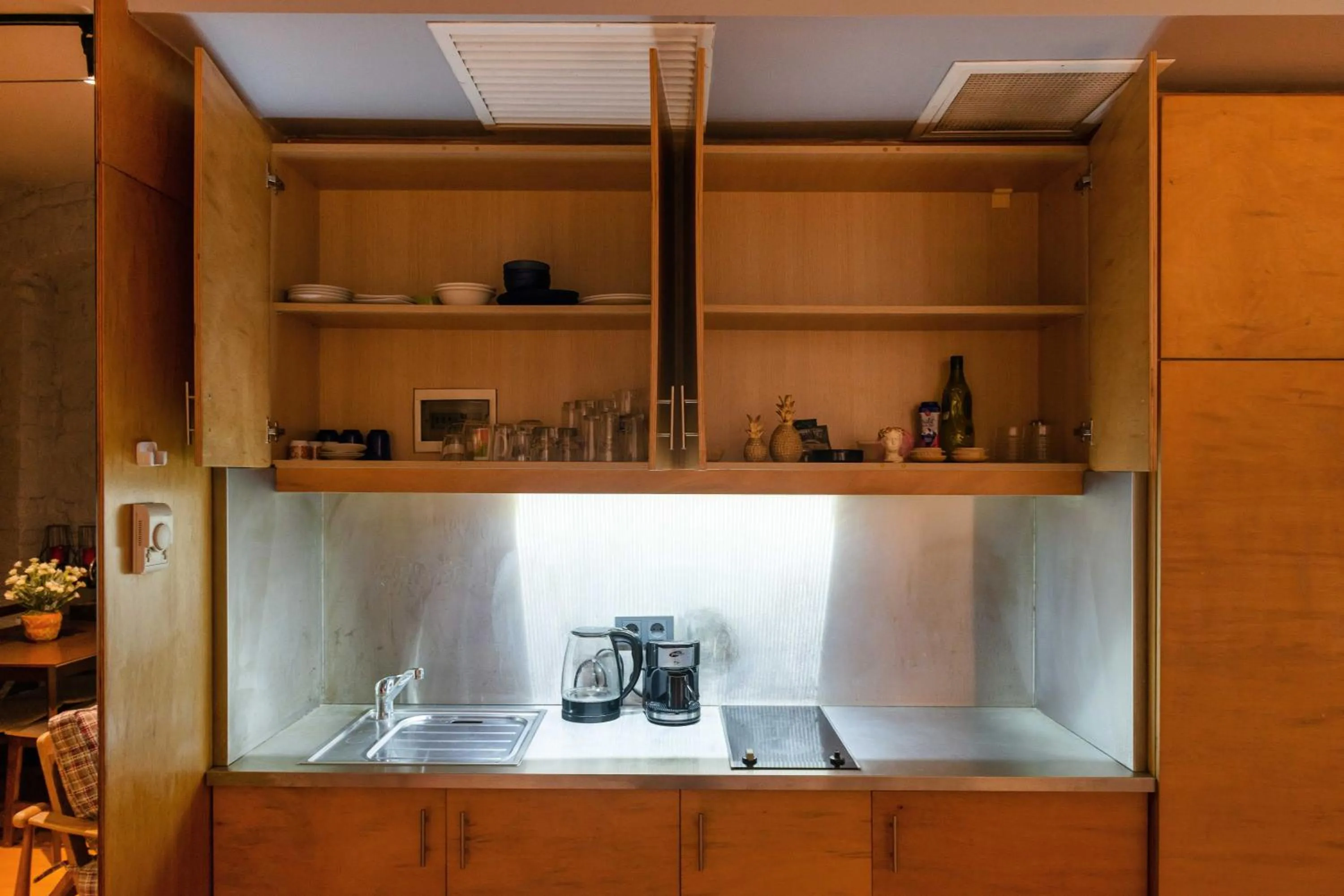 Kitchen or kitchenette in Mayer Loft Suites