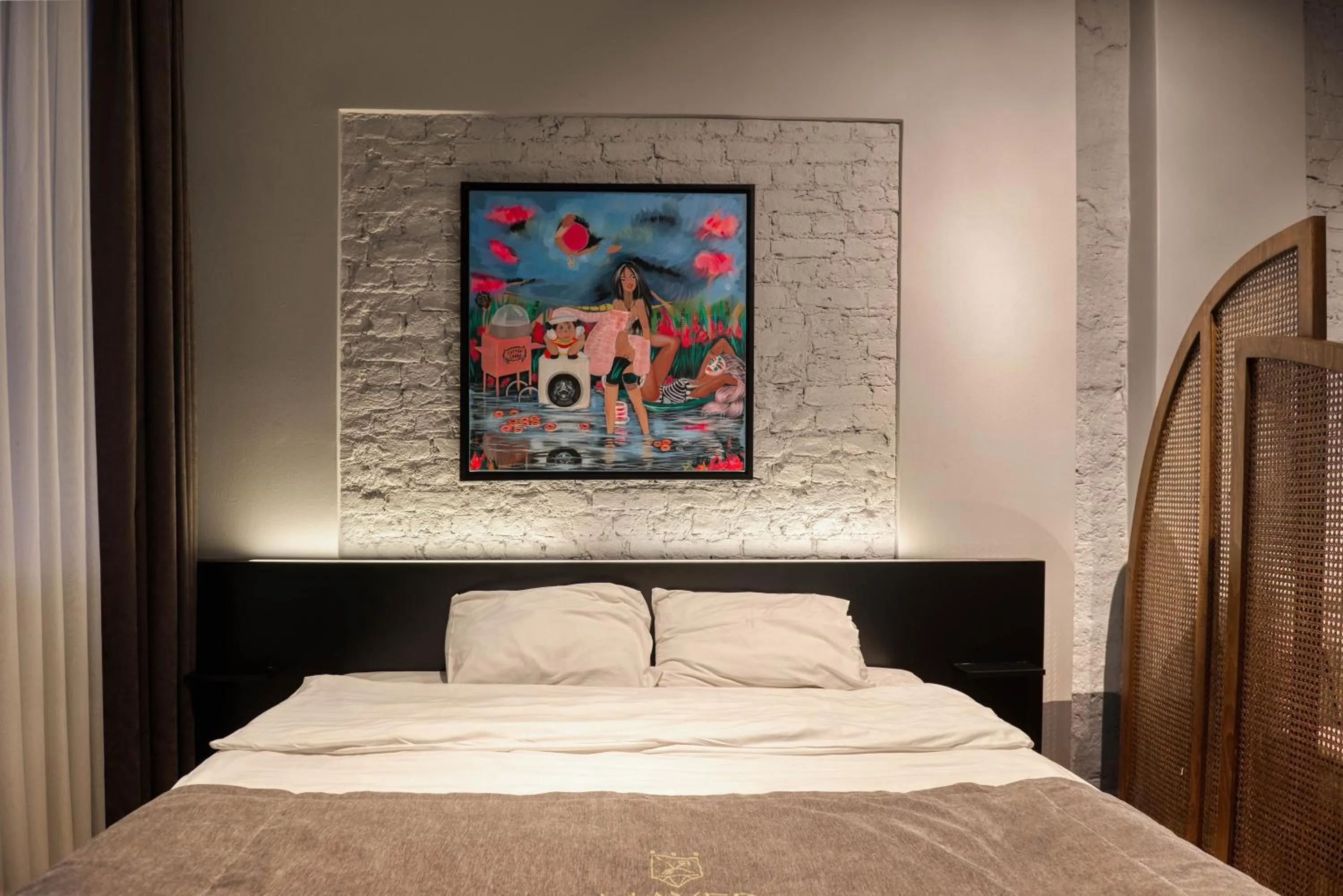 Bed in Mayer Loft Suites