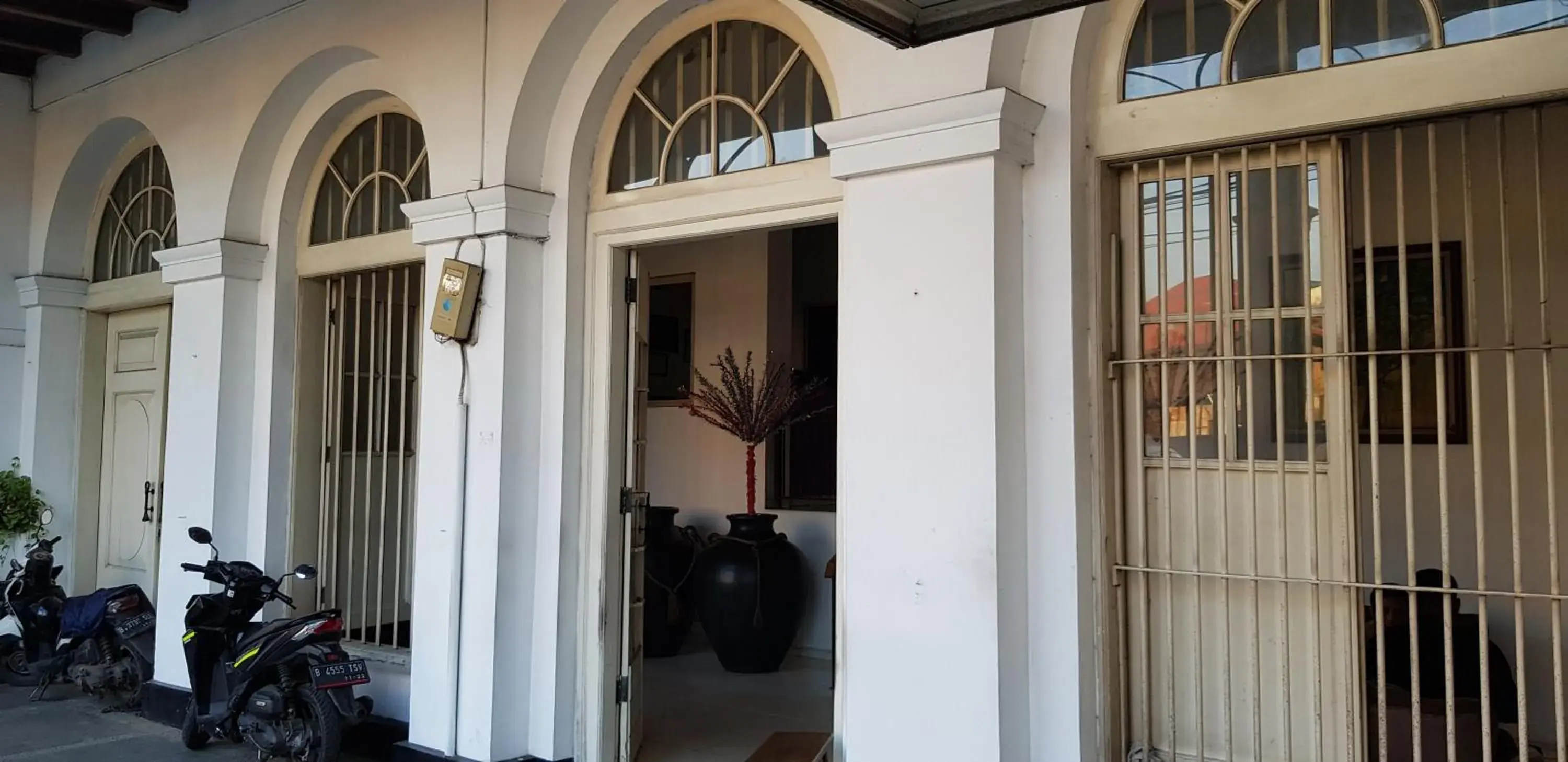 Property building in Hotel Dequr Jakarta Kota Property building in Hotel Dequr Jakarta Kota