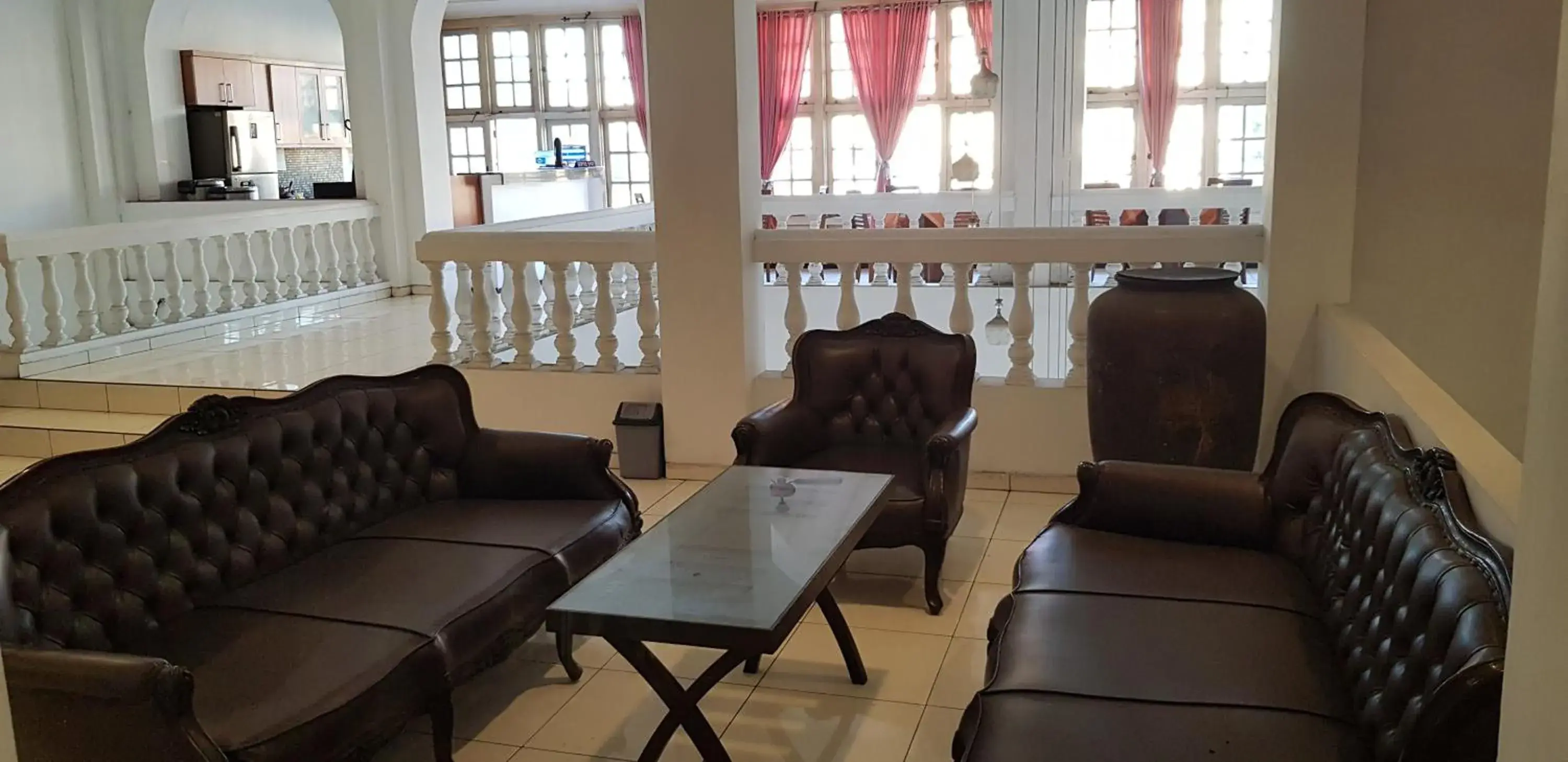 Restaurant/places to eat in Hotel Dequr Jakarta Kota Restaurant/places to eat in Hotel Dequr Jakarta Kota