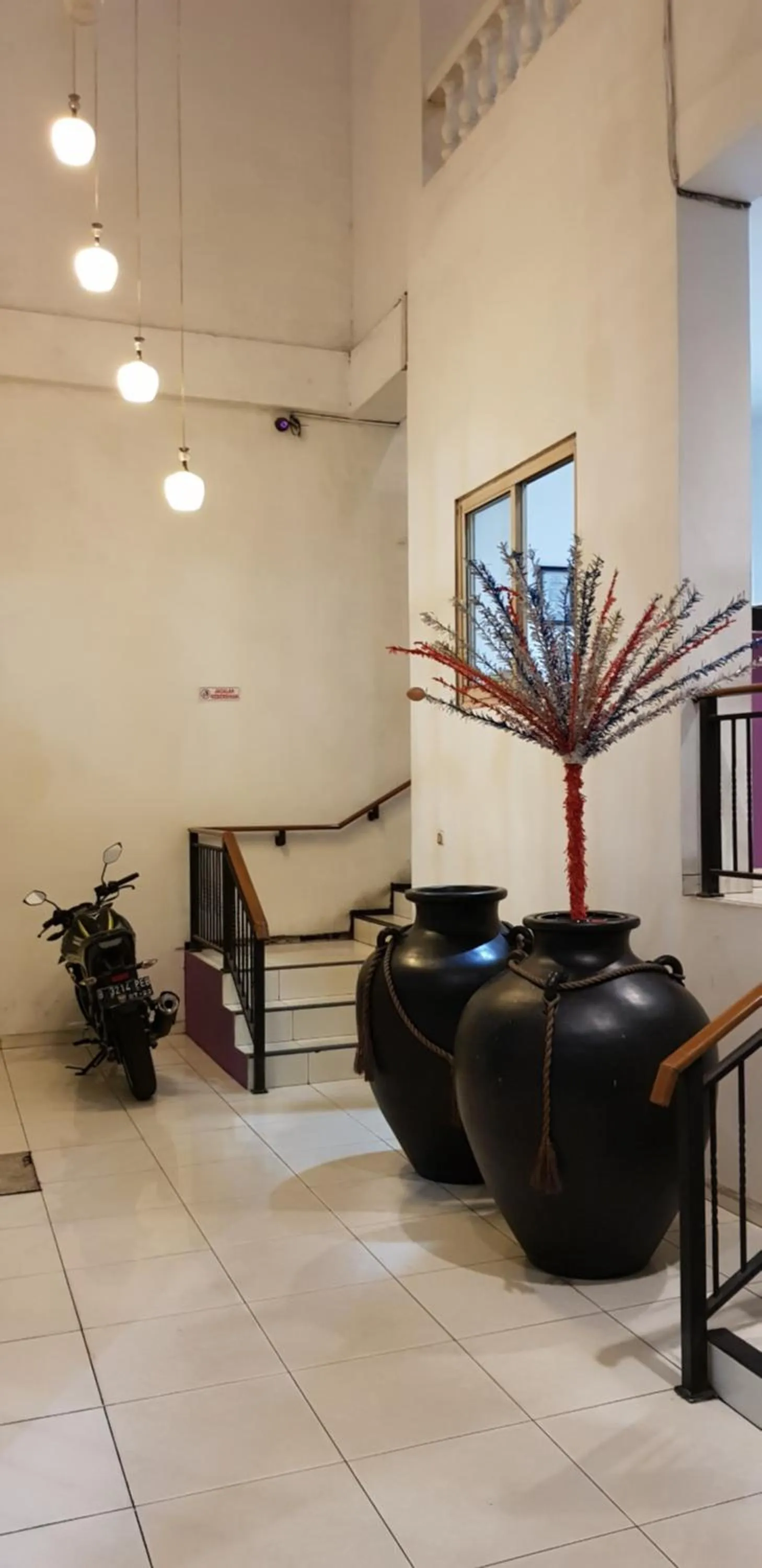 Property building in Hotel Dequr Jakarta Kota