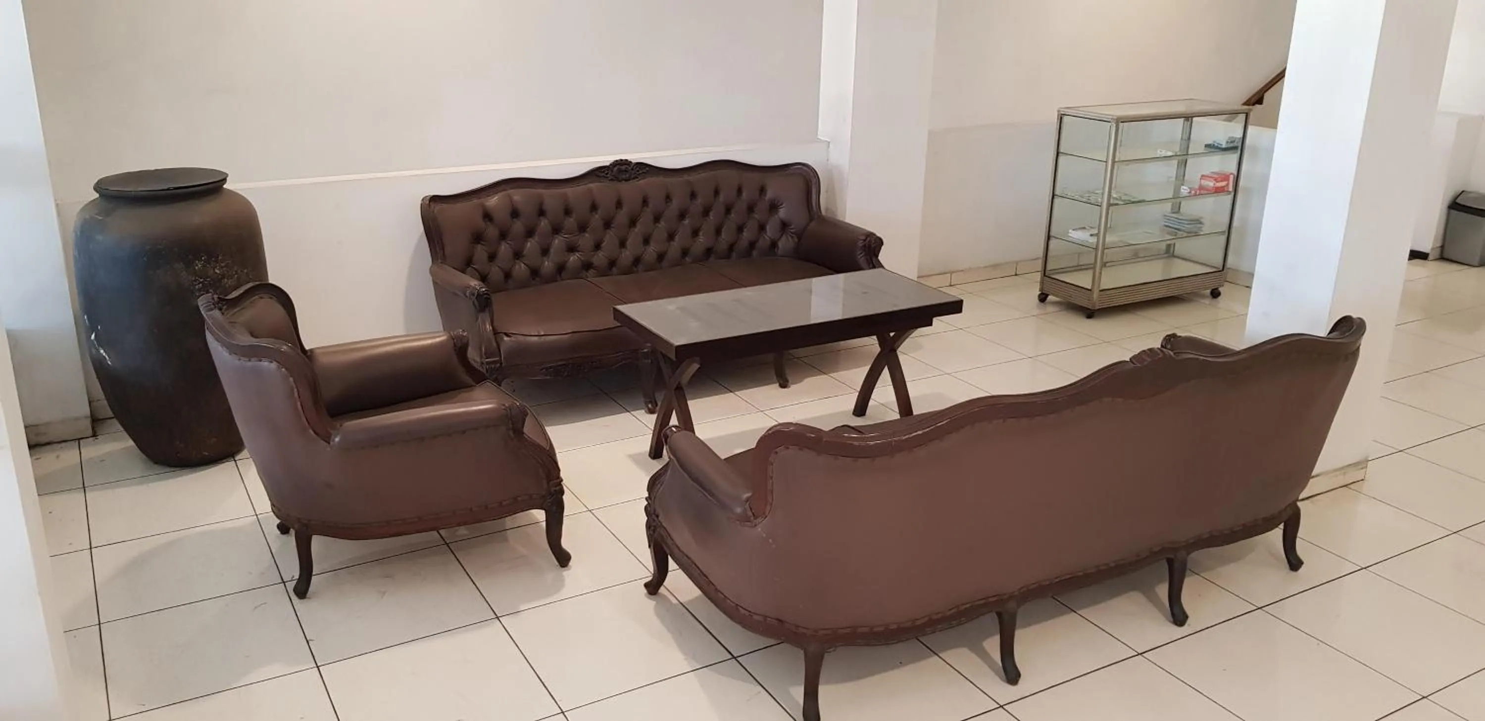 Restaurant/places to eat in Hotel Dequr Jakarta Kota