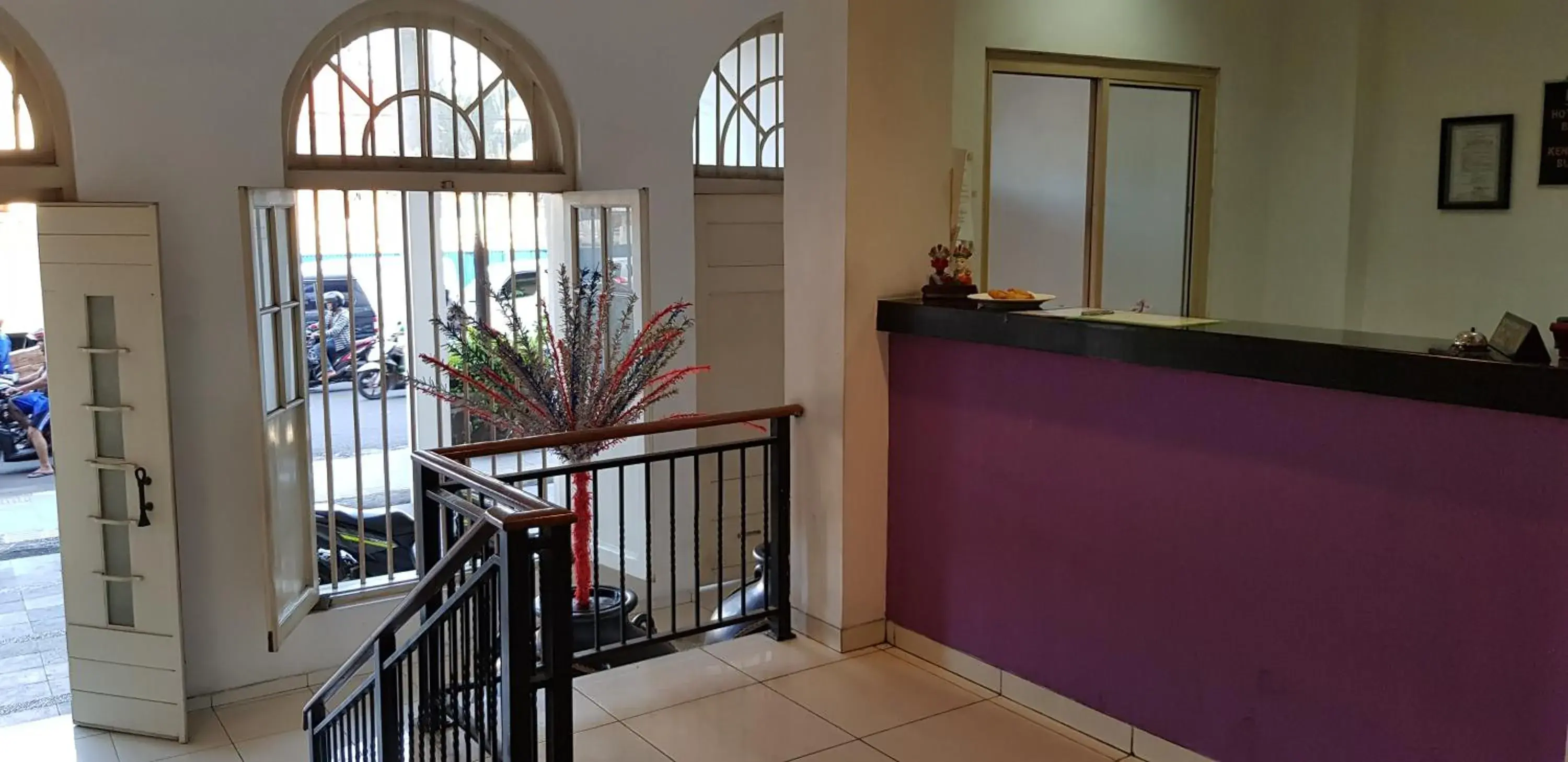 Living room in Hotel Dequr Jakarta Kota Living room in Hotel Dequr Jakarta Kota