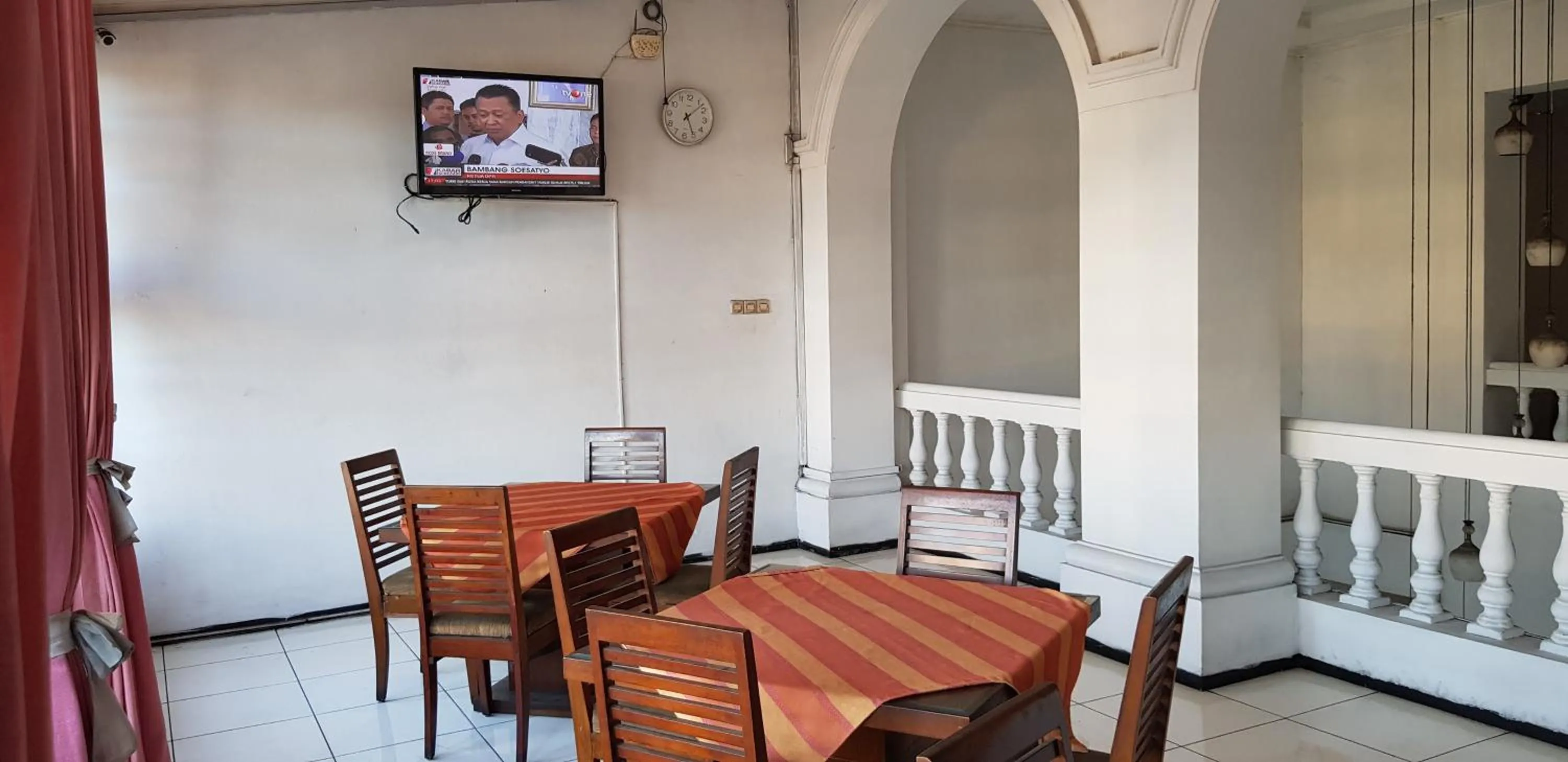 Restaurant/places to eat in Hotel Dequr Jakarta Kota