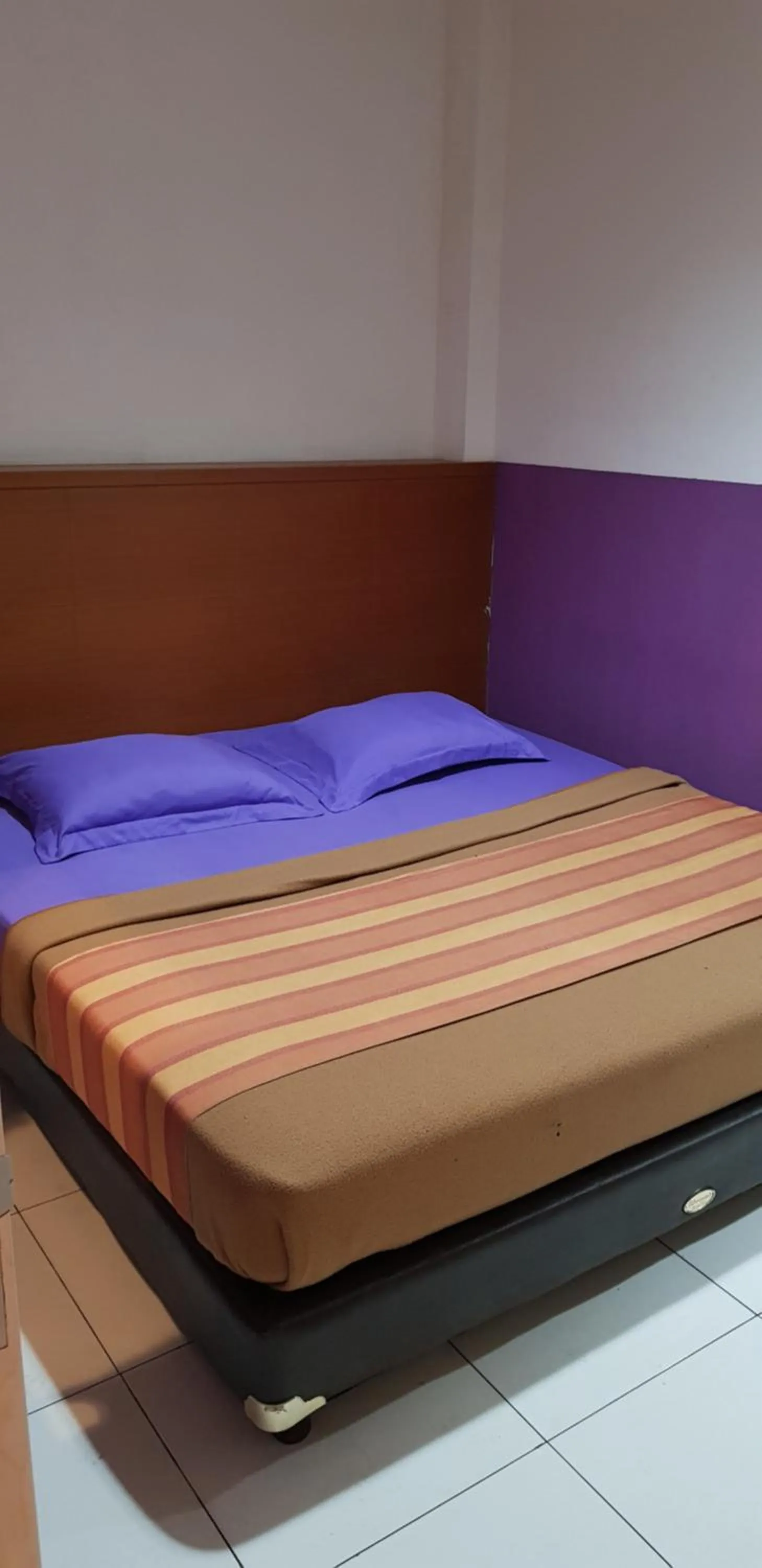 Bedroom, Bed in Hotel Dequr Jakarta Kota