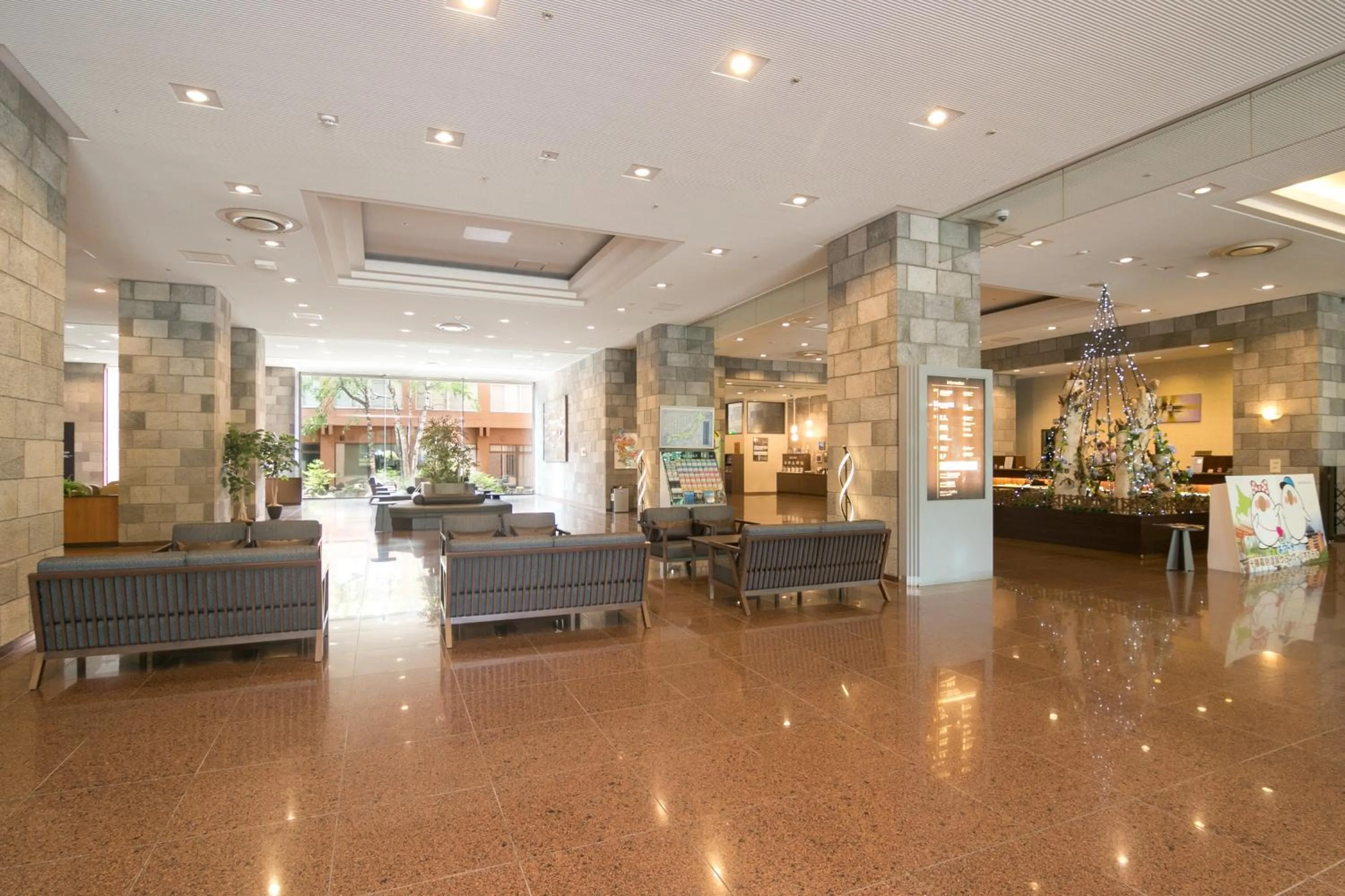 Lobby or reception in Tokachi Makubetsu Onsen Grandvrio Hotel