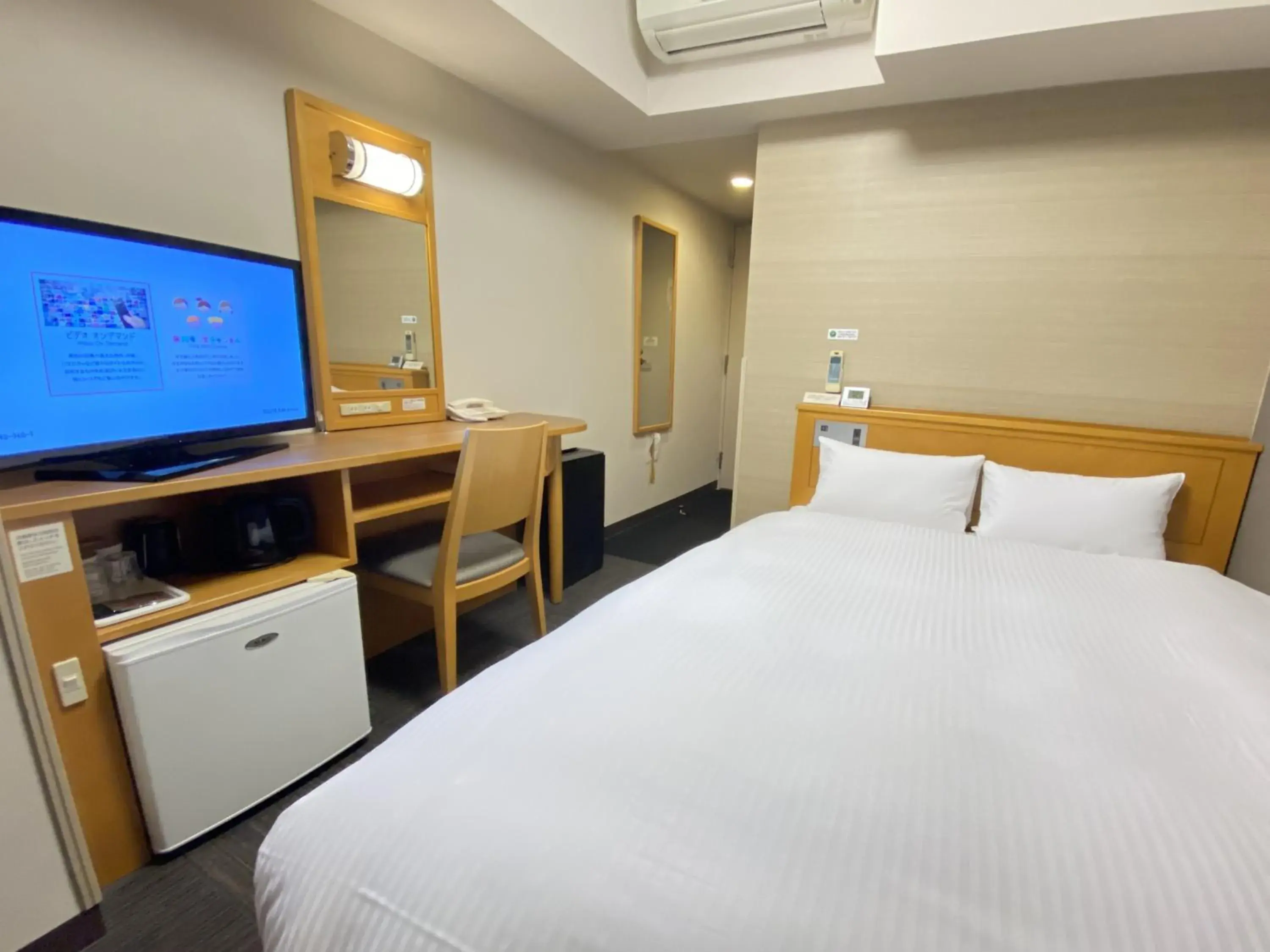 Double Room with Small Double Bed - single occupancy - Non-Smoking in Hotel Route-Inn Hon Hachinohe Ekimae Double Room with Small Double Bed - single occupancy - Non-Smoking in Hotel Route-Inn Hon Hachinohe Ekimae