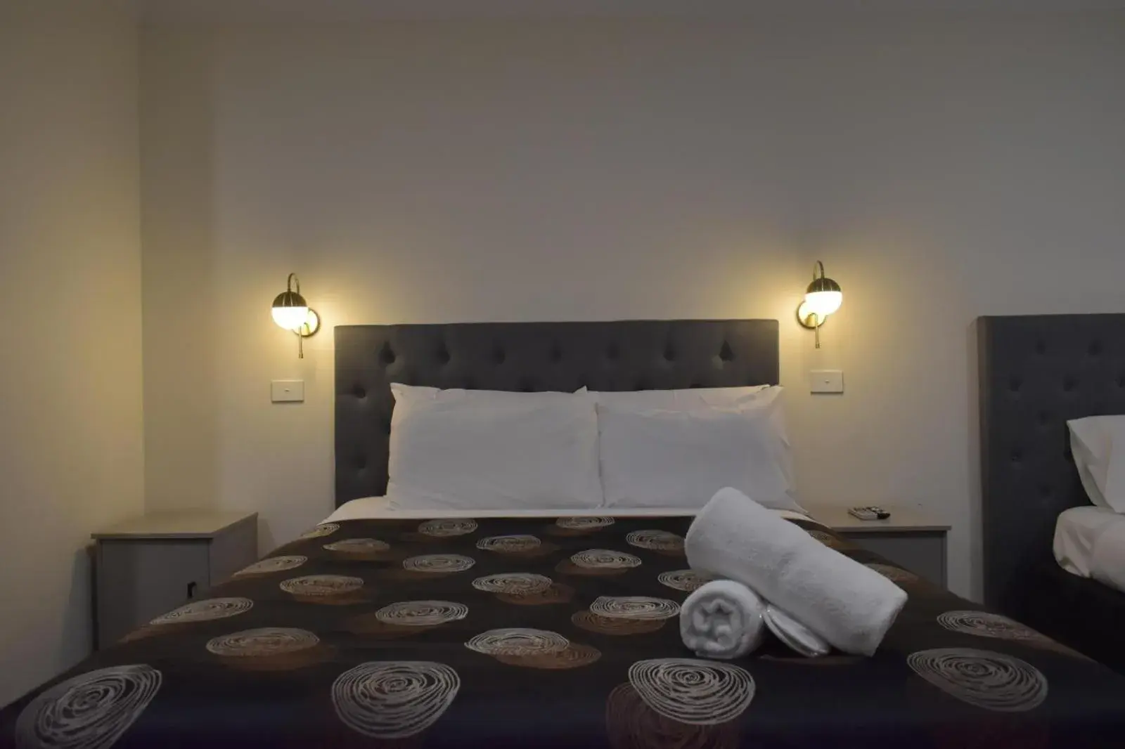 Bed in Belltower Motor Inn Bed in Belltower Motor Inn