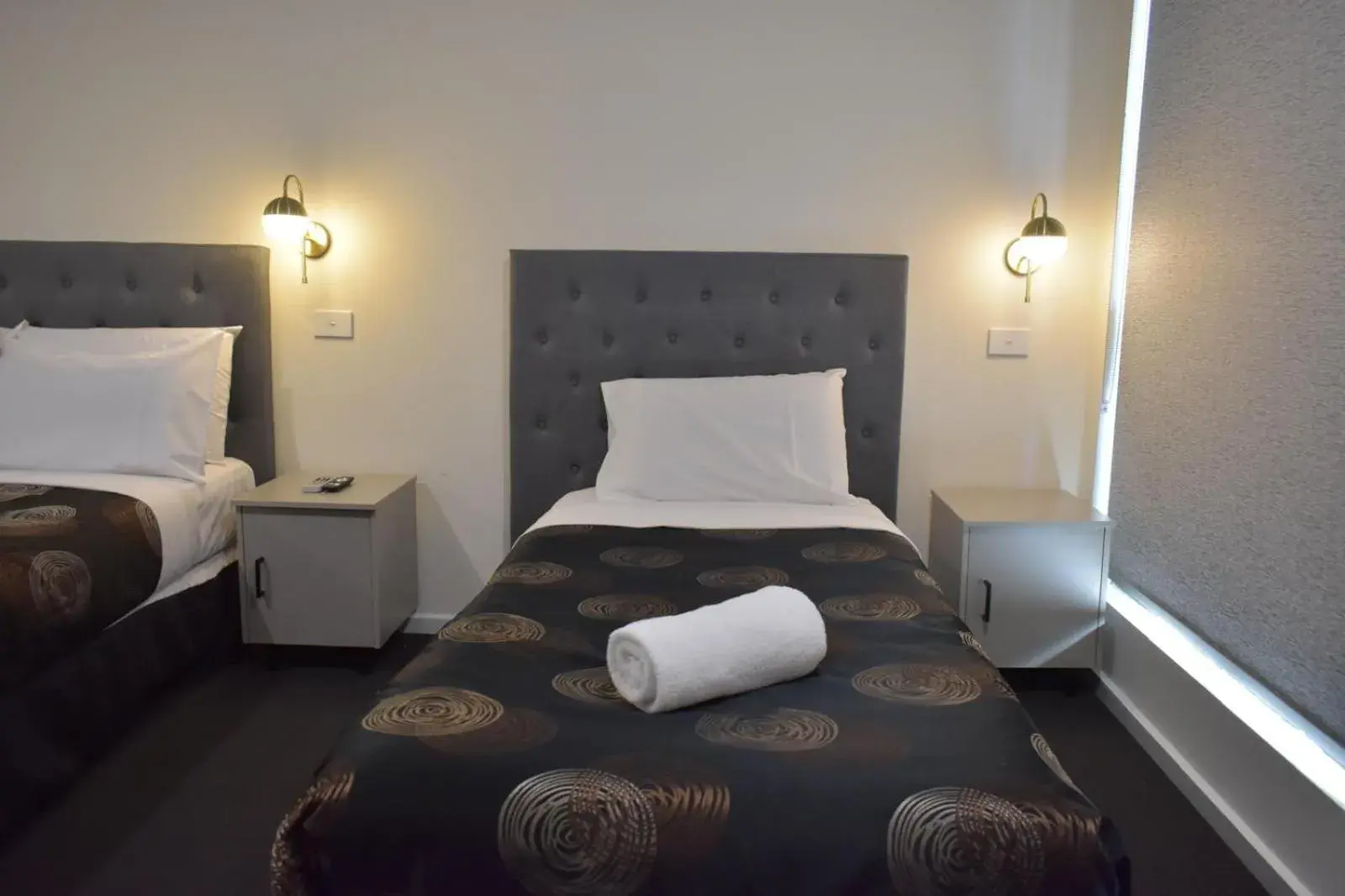 Bed in Belltower Motor Inn Bed in Belltower Motor Inn