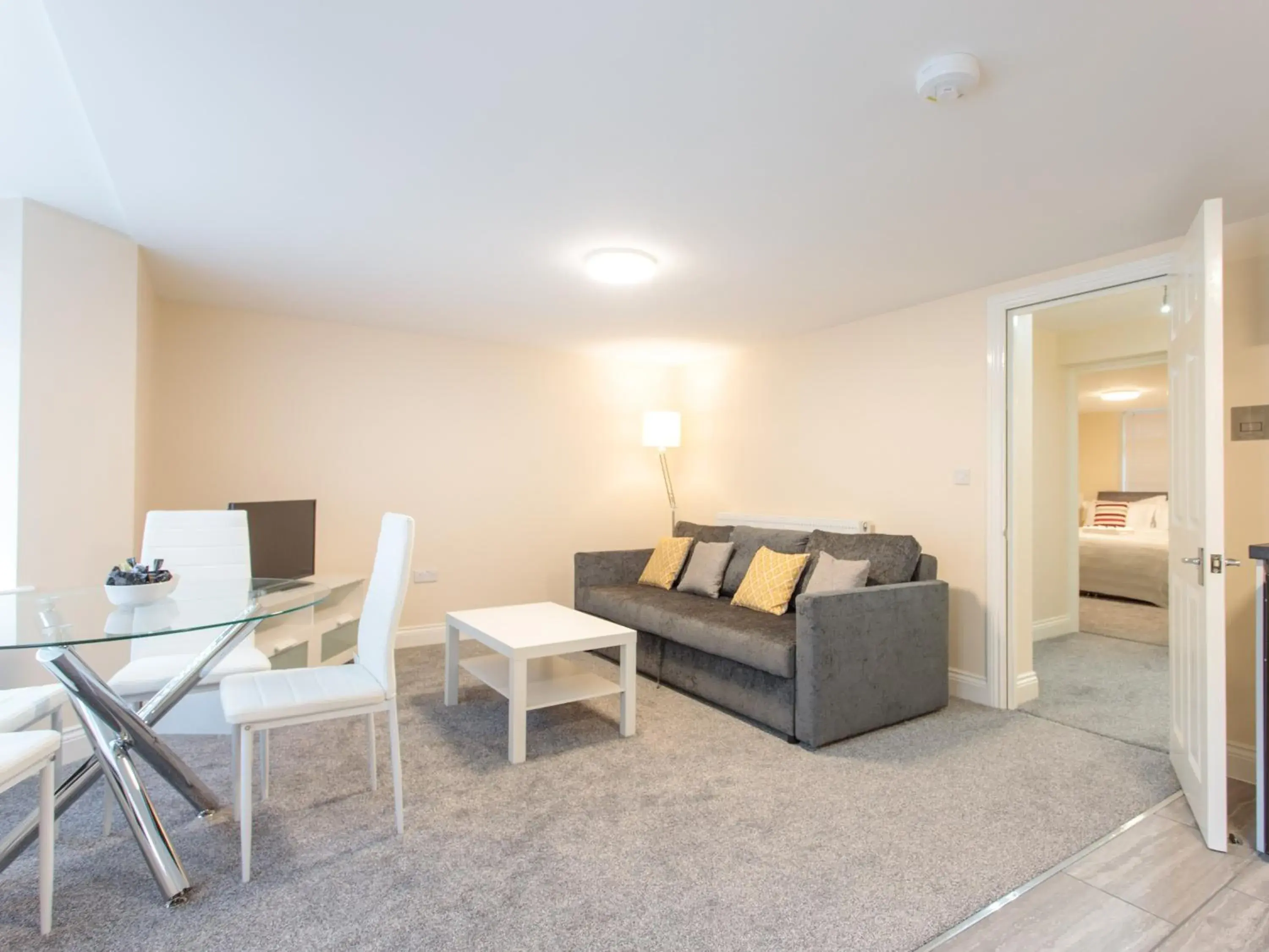 Living room, Seating Area in Dartford Luxurious Apartment