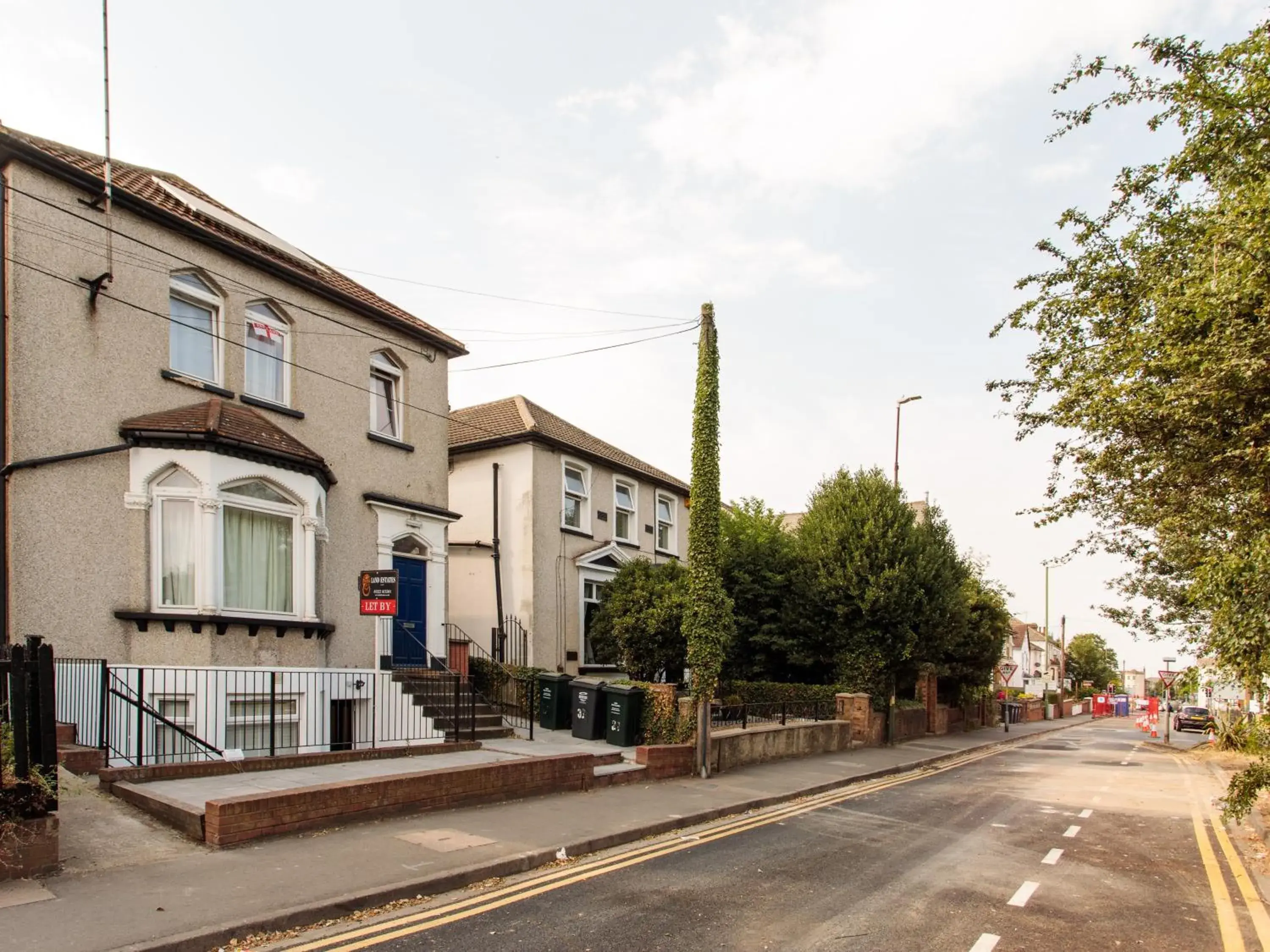 Property building in Dartford Luxurious Apartment