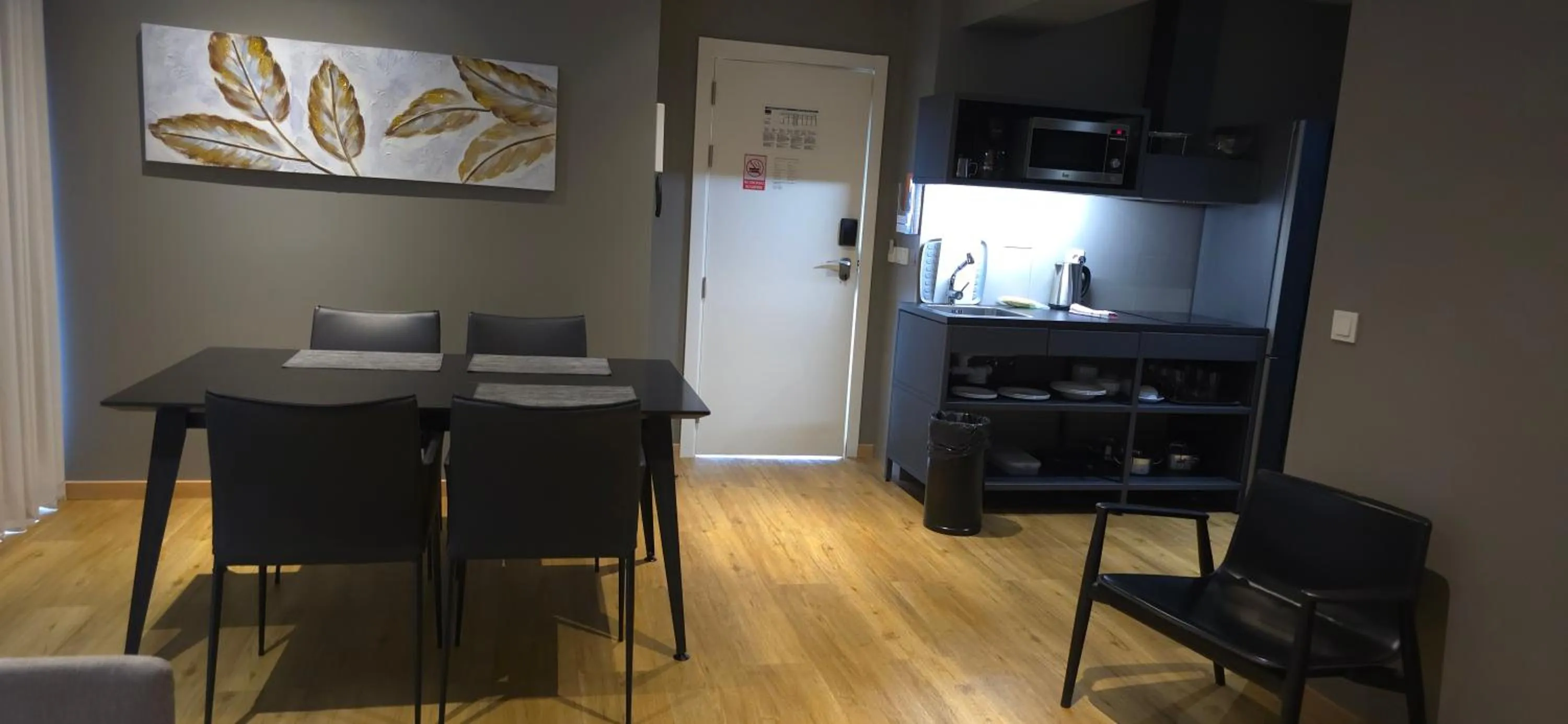 Kitchen or kitchenette in Apartamentos Turisticos Paraiso