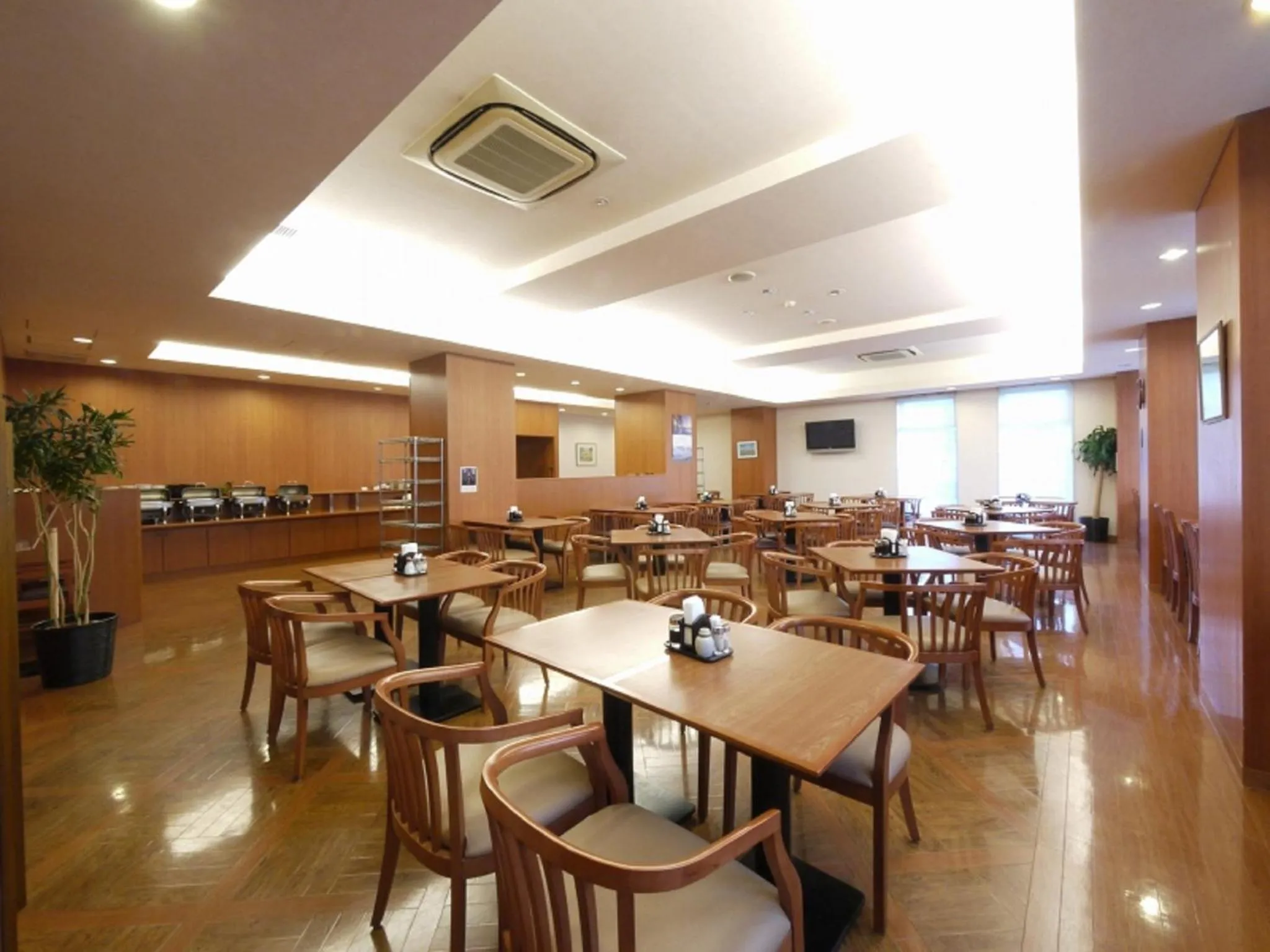 Restaurant/places to eat in Hotel Route-Inn Nakatsu Ekimae