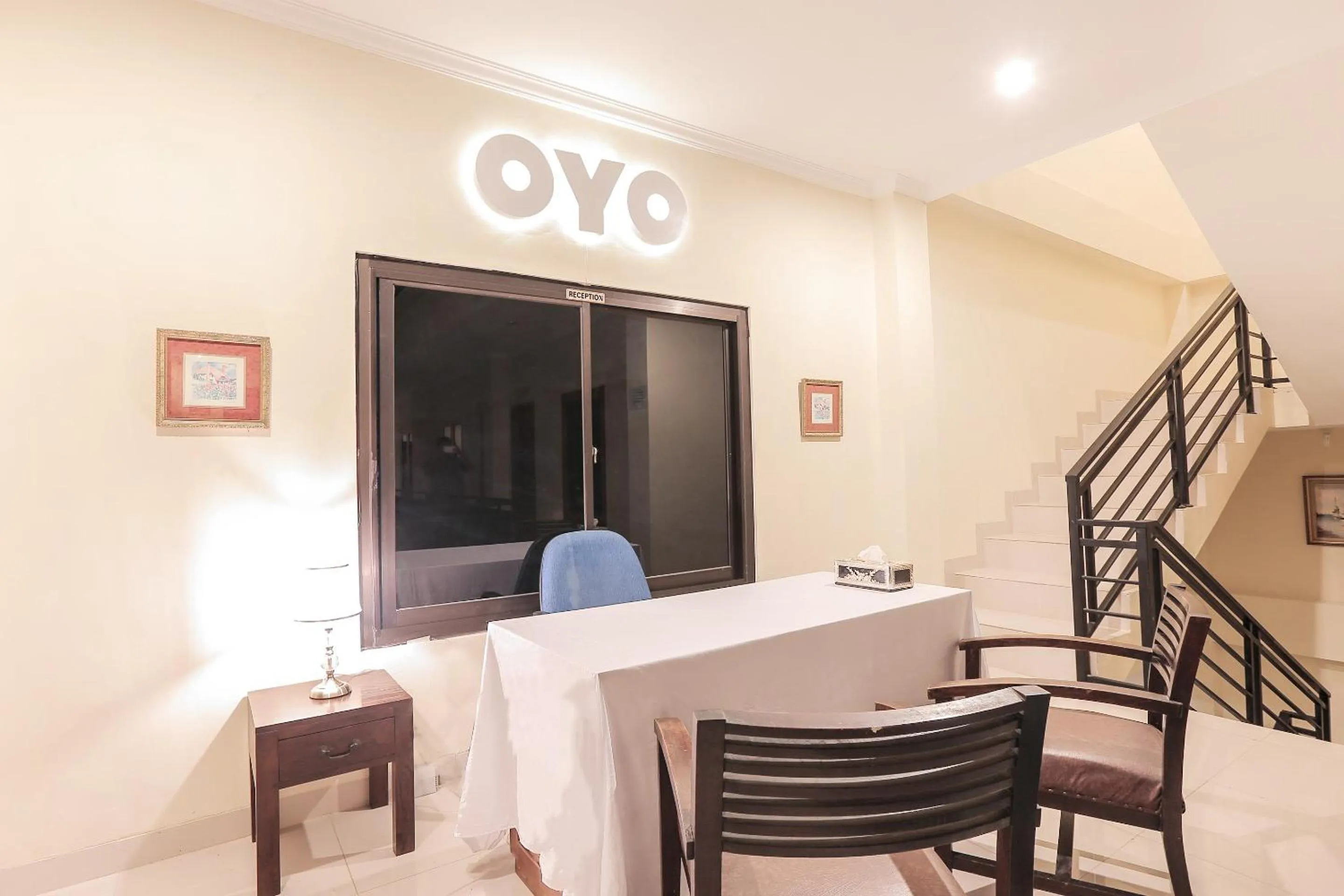 Lobby or reception in Capital O 133 Griya Ciaji