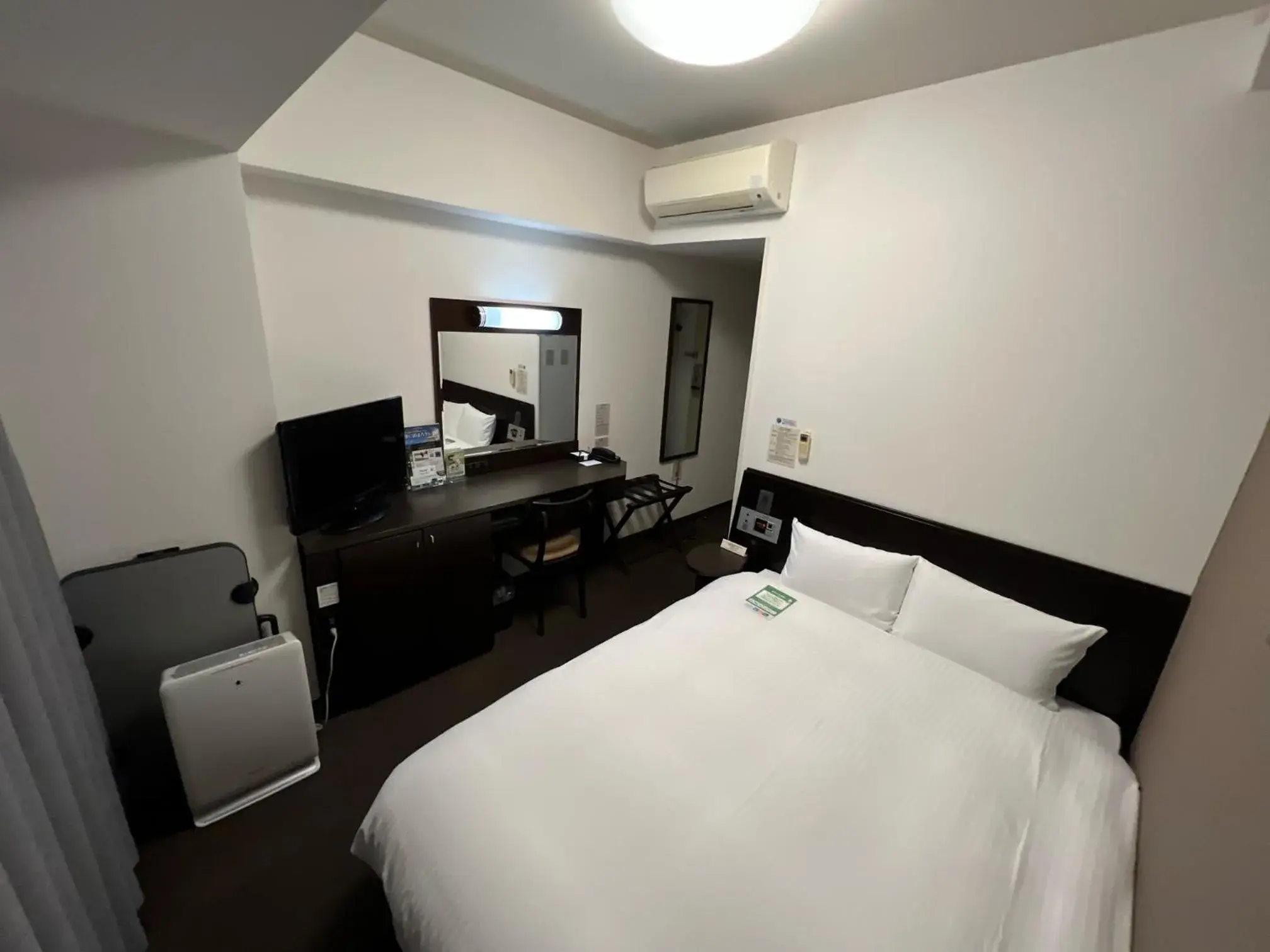 Photo of the whole room, Bed in Hotel Route-Inn Uozu Photo of the whole room, Bed in Hotel Route-Inn Uozu