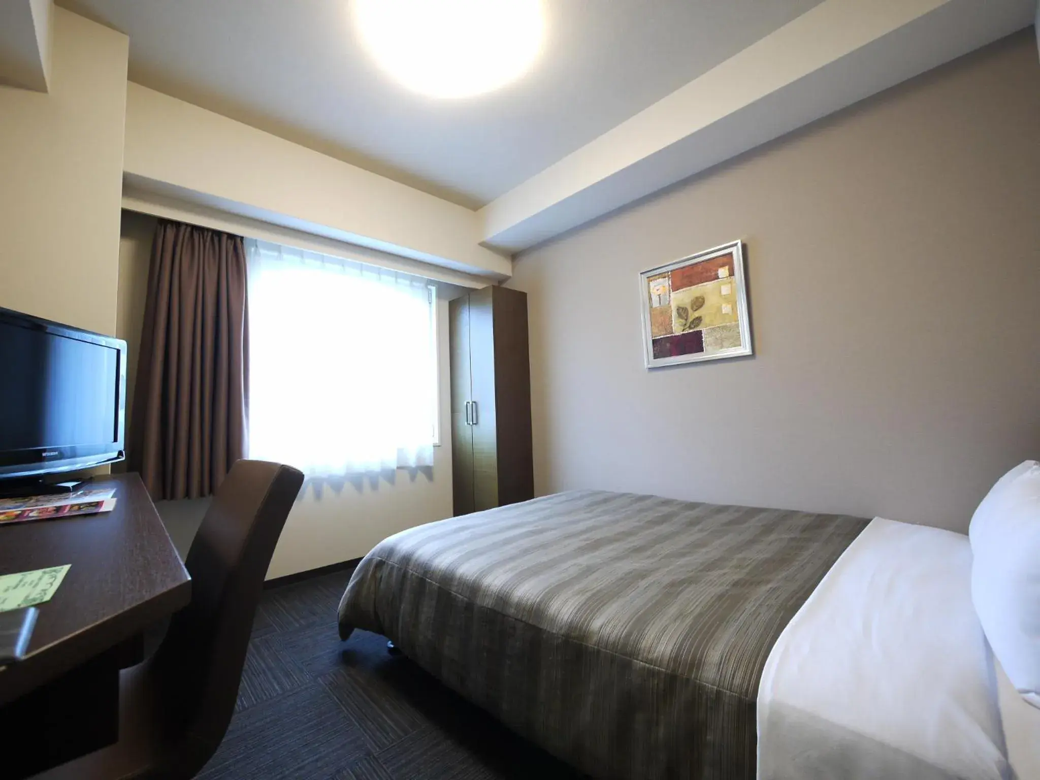 Comfort Double Room with Small Double Bed - single occupancy - Smoking in Hotel Route-Inn Satsumasendai Comfort Double Room with Small Double Bed - single occupancy - Smoking in Hotel Route-Inn Satsumasendai