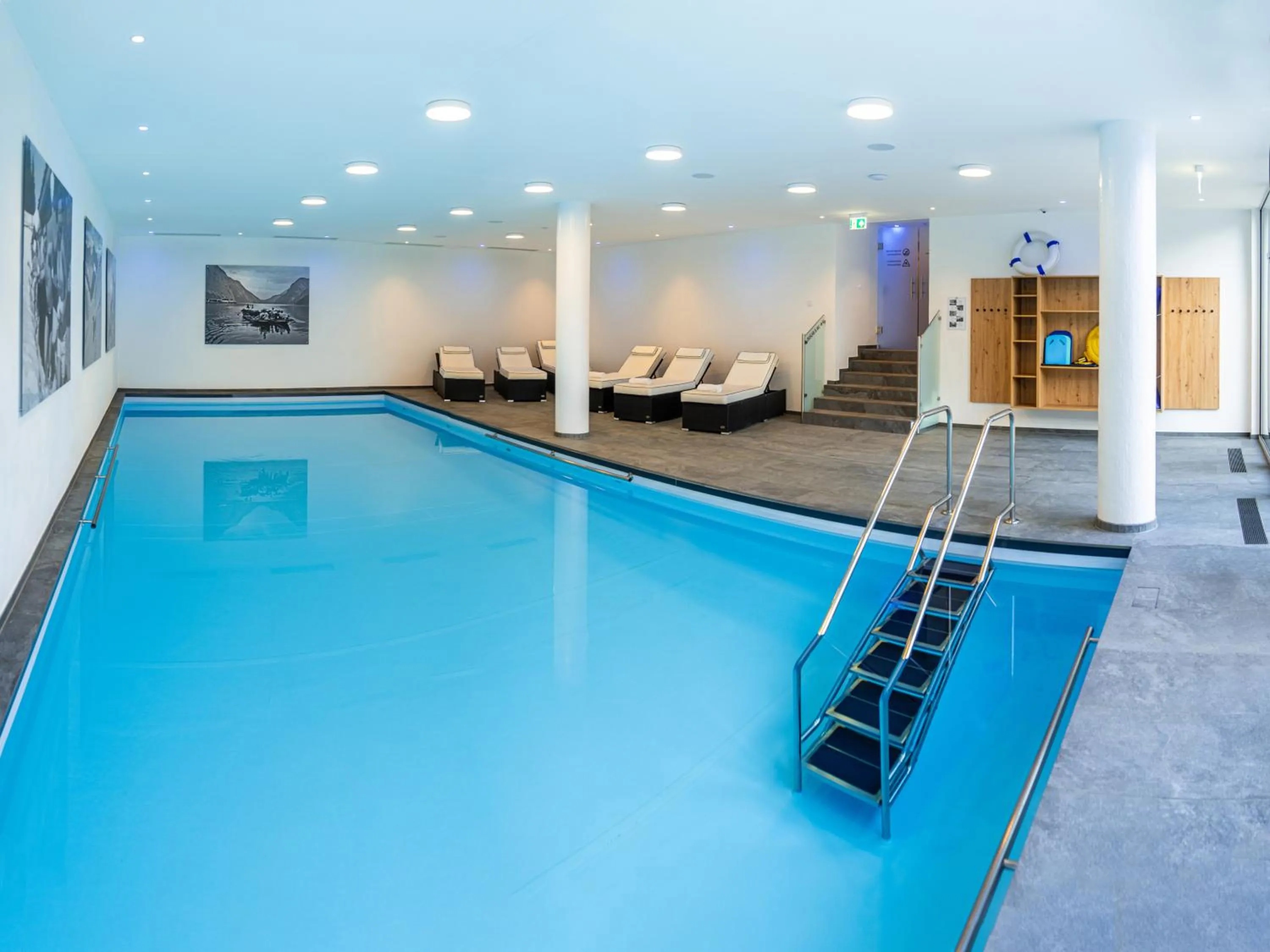 Swimming pool in Hotel Hanauerlehen - ruhige & zentrale Top-Lage - mit Schwimmbad, Sauna, Parkplätze & Café - bayerischer Familienbetrieb