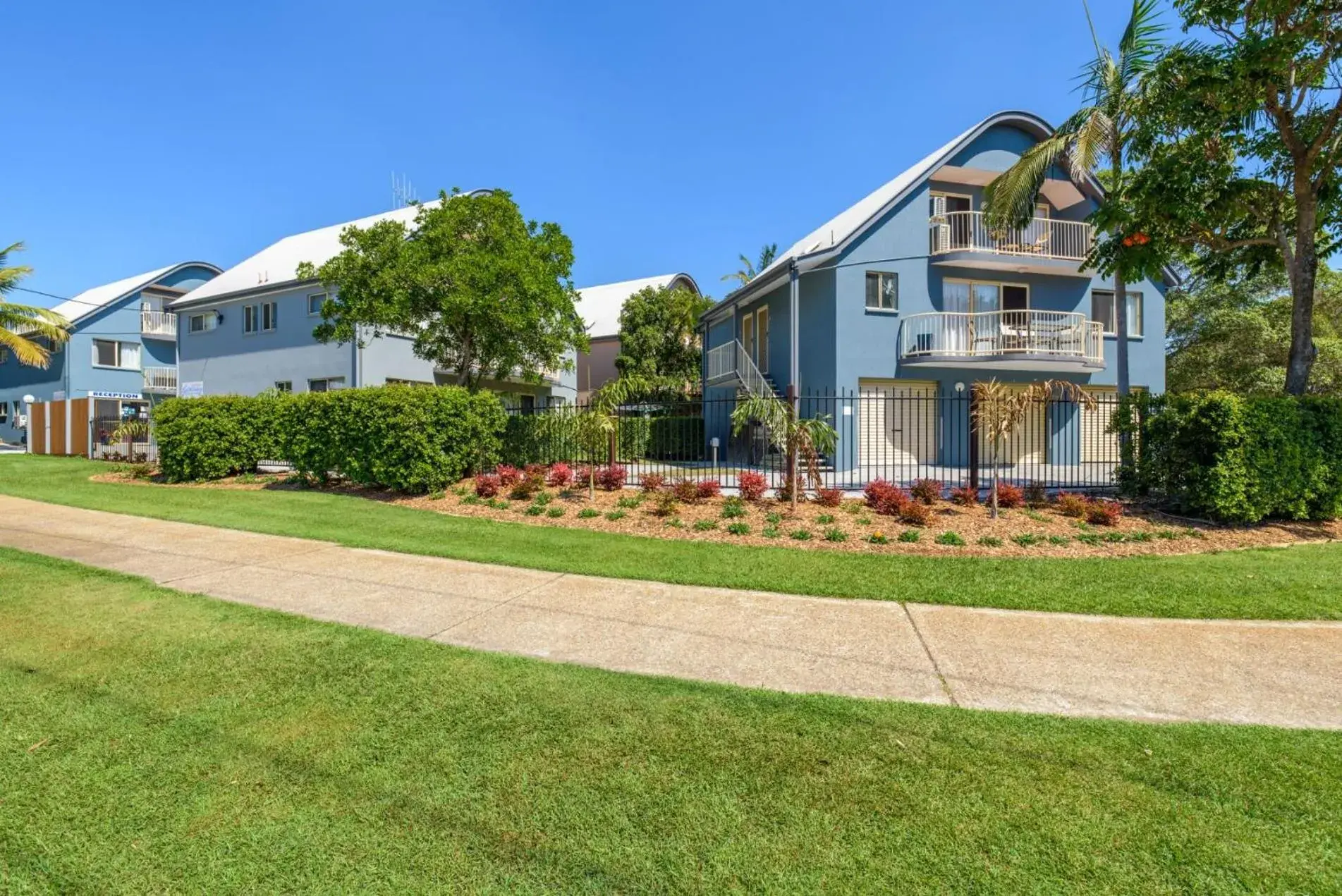 Property building in Rainbow Getaway Holiday Apartments Property building in Rainbow Getaway Holiday Apartments