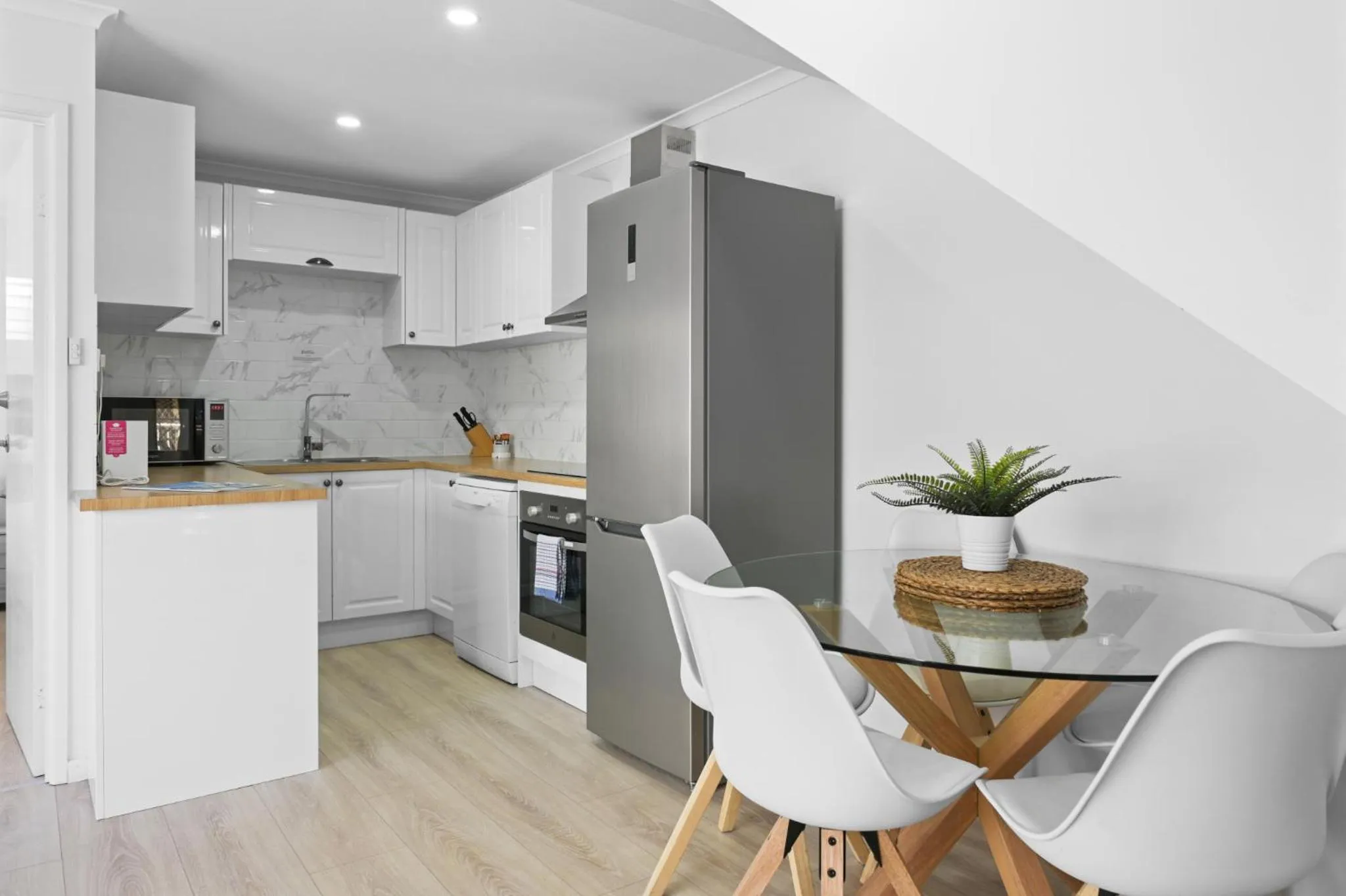Kitchen or kitchenette in Rainbow Getaway Holiday Apartments