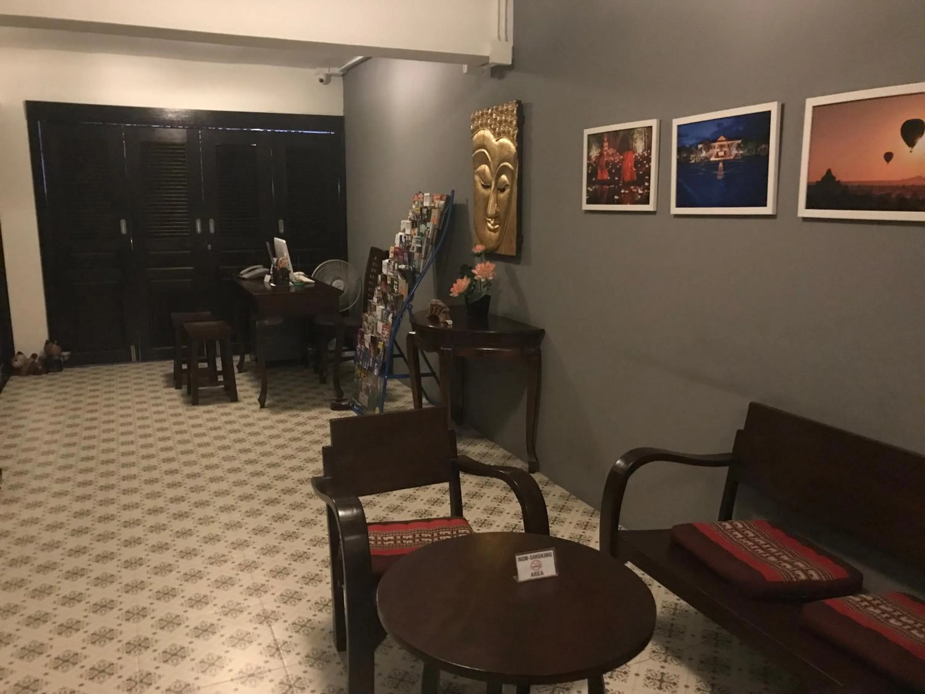 Seating area in Baan Ploy In